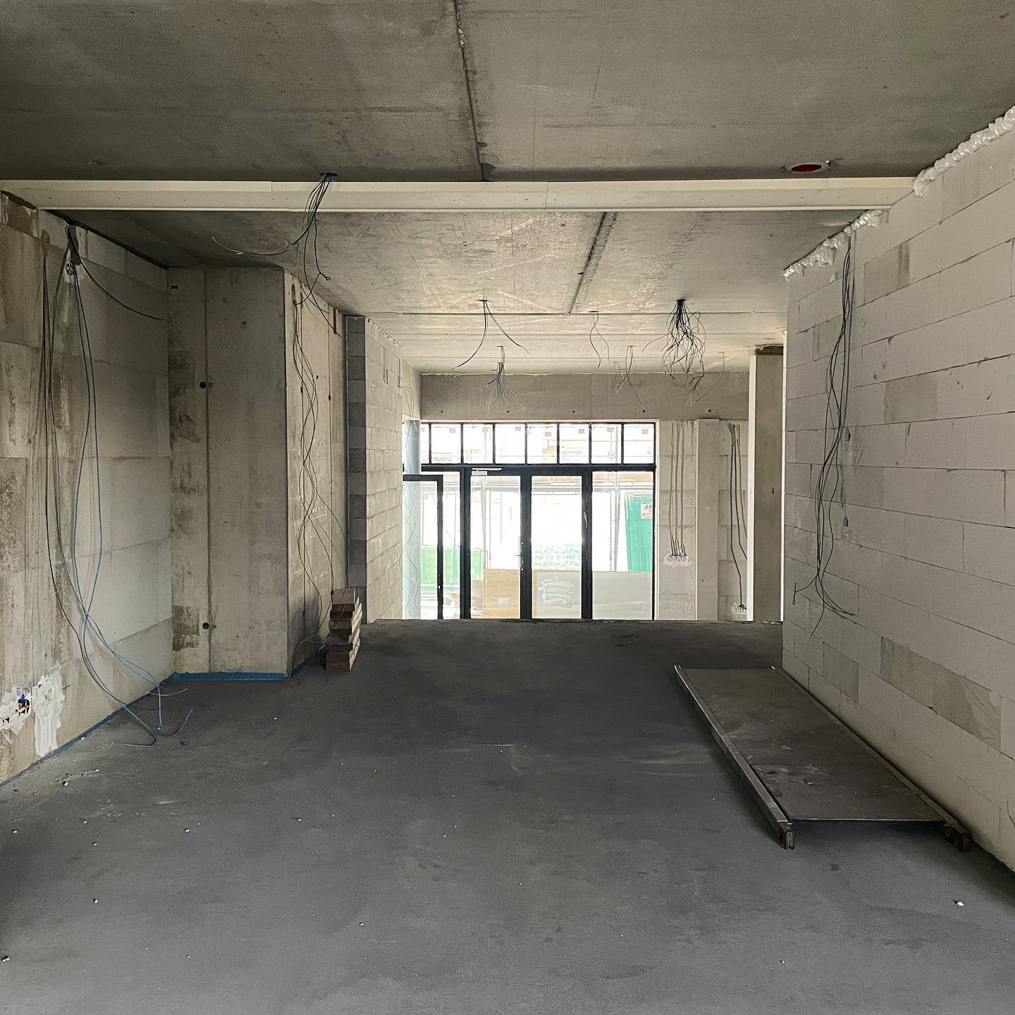Sneakpeak of the execution of a project.
Finished end this year 😉
#cadzand #cadzandbad #interiordesign #luxury #realestate #design #paras #parasconcepts #exclusive #knokke #sluis #retranchement #sneakpeak #propertydesign
@patricia_paras
@cornecrafter
@maasafbouw
@demaatwerker