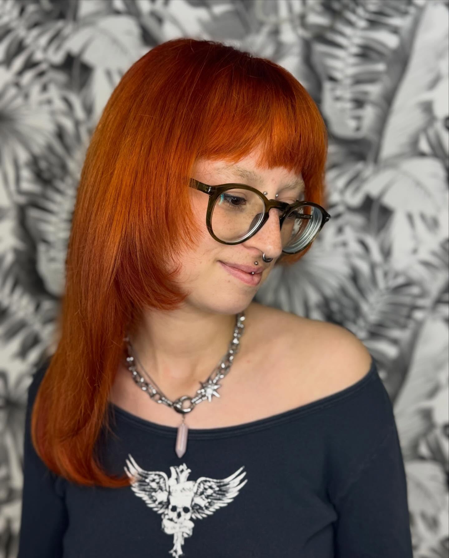 Hair by Iz @hairbylanders 🧡
#jamaicaplainma #bostonqueerhair #bostonhairstylist #jplocalfirst #copperhaircolor