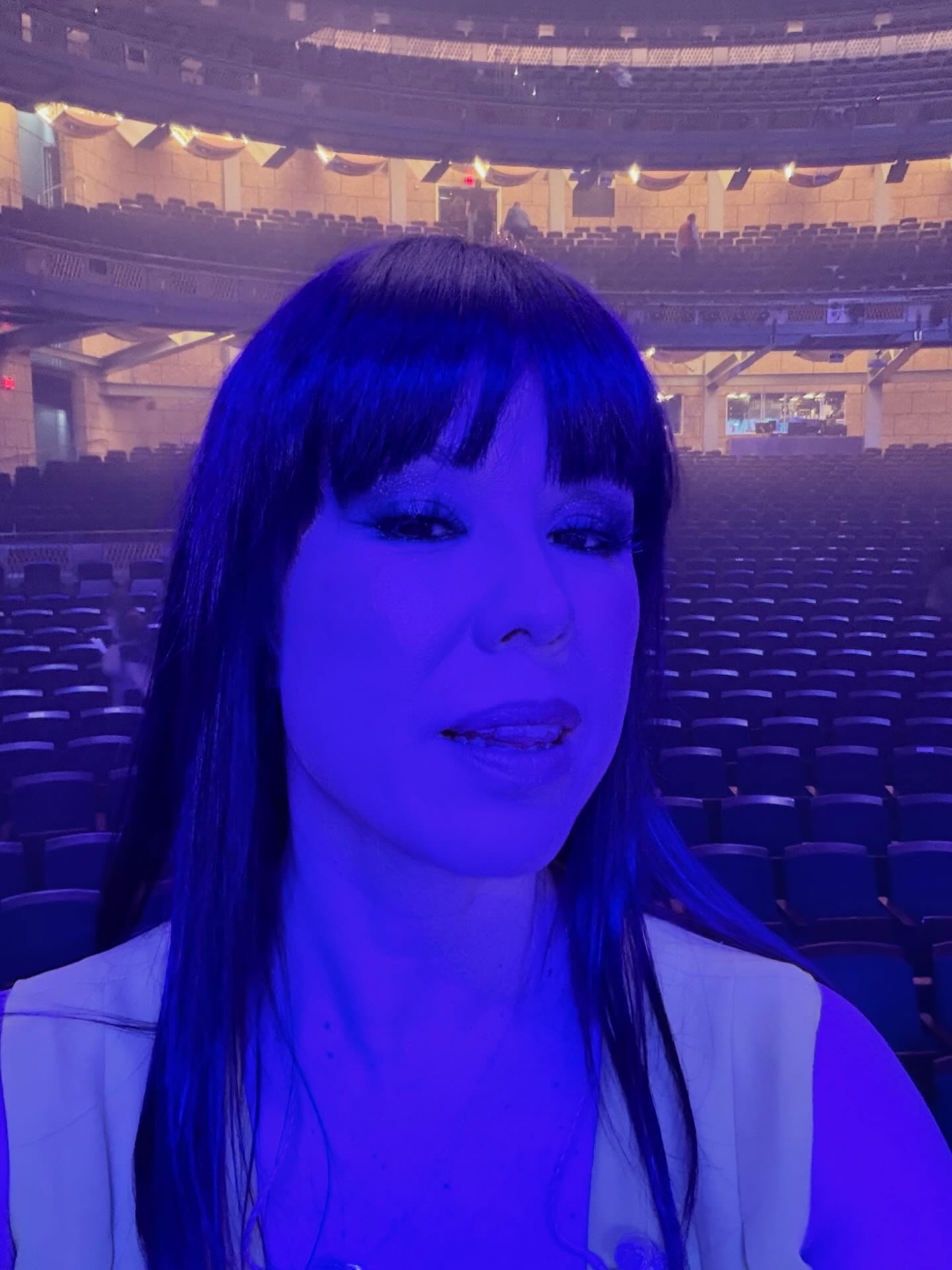 Yeah I’m still behind. Here are pics from 2 weeks ago in Orlando, @synthony w @royalphilorchestra , fantastic night and an amazing crowd!
.
.
#edm #orchestra #conductor