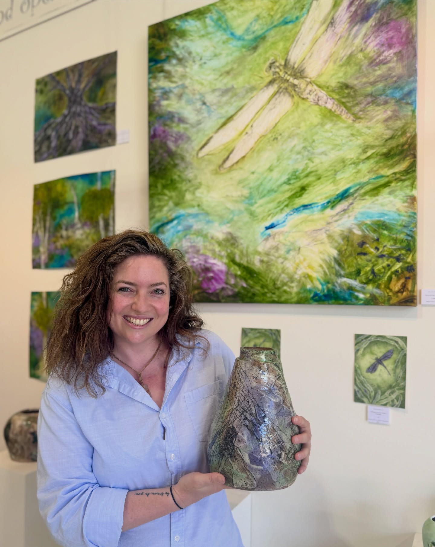 One more day left! ✨✨
Tomorrow (Friday 30th Jan) is the final day to pop in to enjoy our joint exhibition “Earth Connections” at the Dianne McInerney Art Gallery in Noosaville. Gillian @thecreativepilgrim and myself @larajanestewart will both be in the gallery tomorrow and we would love to see you if you were thinking of dropping by.
The space will be open from 10am - 1pm and then our lovely exhibition is complete! 🥰
What a wonderful experience it has been and we are so grateful 🙏
We look forward to our final day tomorrow before @diannemcinerneyartist prepares to present her next feature artist in the gallery for the month of February! ✨🎨✨
Photo: thanks to the lovely Gillian 📸🤗💕
#artistlife🎨 #noosaville #sunshinecoastartist