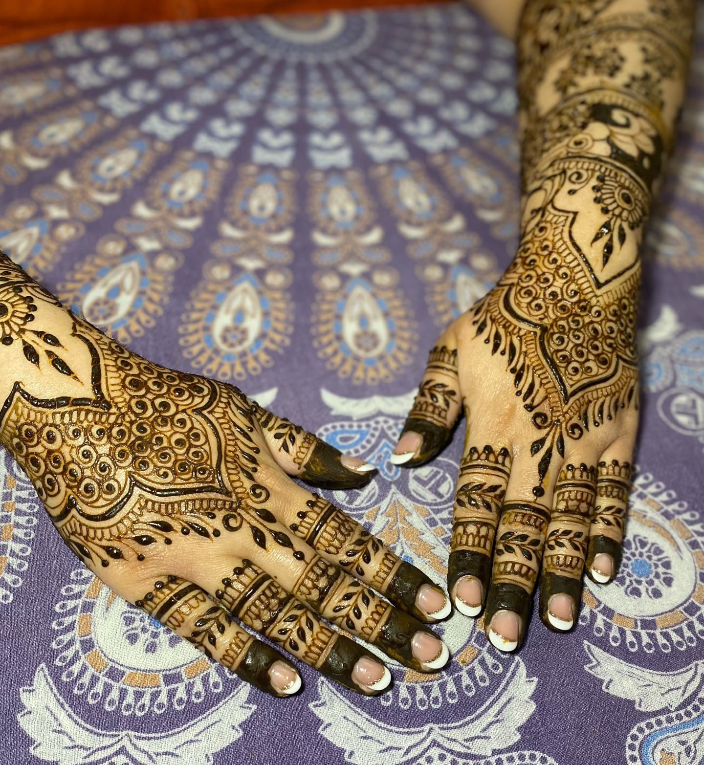 ⛄️ Winter feels like that pause where we’re reflecting, waiting, and trusting things will move again.
It’s quiet, a little slow… but spring is coming.
🙏Always is.!
🫶Holding onto hope, doing the work in the background, and trusting the process — even when it’s not loud yet.
✅If you’re planning a party, school event, or community gathering, now’s a great time to lock in your date.
✅DM me or book through www.hennachakra.com or text 919.391.9128
💞🙏Trust the process. Plan the party 😉
#hennaparty❤️ #mehendi #bridehenna