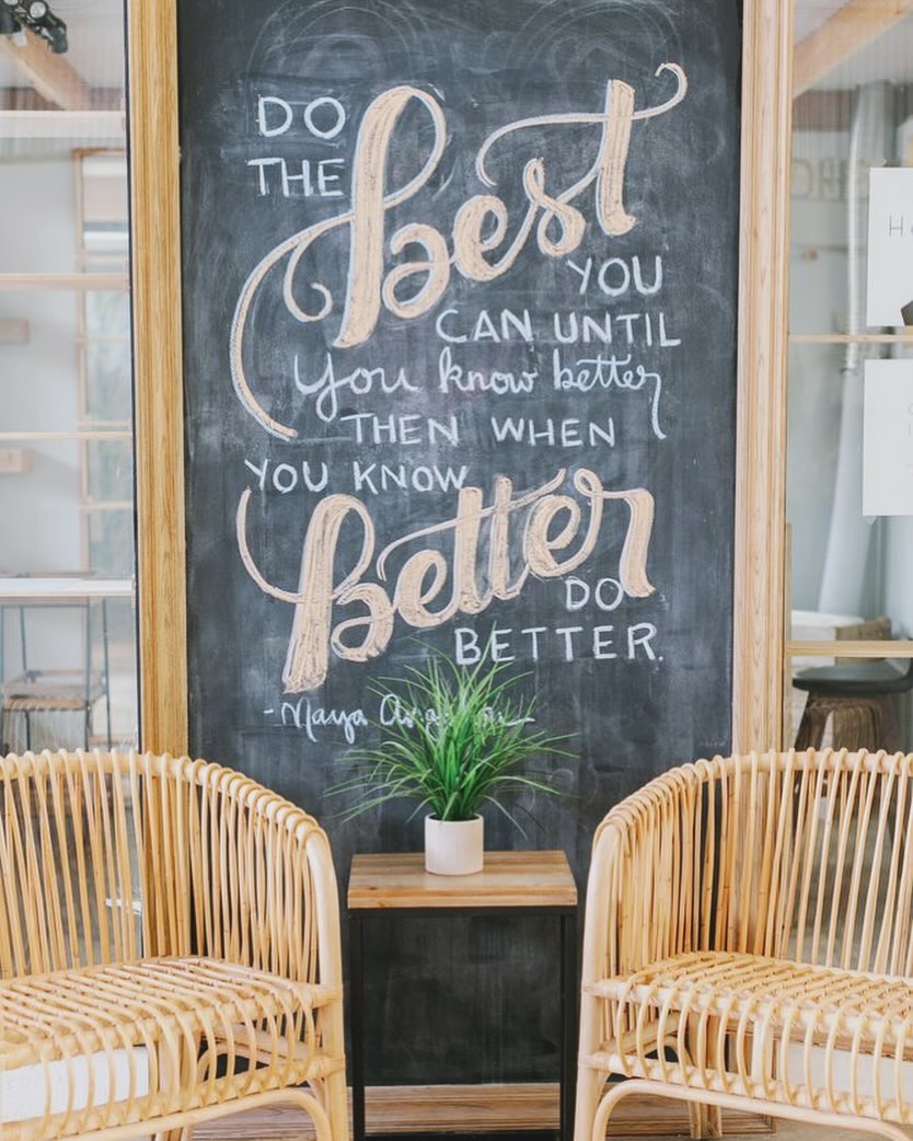 Kleiner Motivationsspruch, den ich im Sommer gelesen habe ☀️
Es ist so schön dazuzulernen und sich in einem stetigen Fortschritt zu befinden. 🤍 Spürst du das auch manchmal, dass Gott mit dir arbeitet und dich Stück für Stück an die Position bringt, wo er dich haben möchte?
-> ich bin Dankbar für alle Lektionen und die Heilung, die mir 2024 bereits gebracht hat. Was für ein besonderer Segen, wenn man sieht, wie seine Worte sich erfüllen - wie die nächste Stufe einrastet ☀️
Was hast du diesen Sommer gelernt?