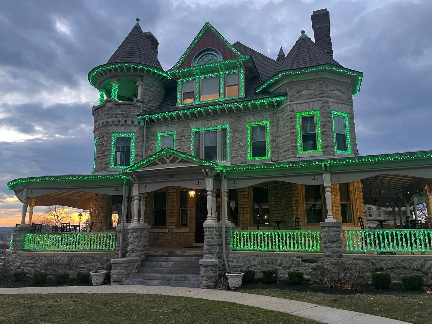 I don’t know about you, but we are all ready for St. Patrick’s Day here at the Leeland Room!
#stpatricksday #eventspace #venue #conshohocken #conshy #march1st #irishyoubookwithus