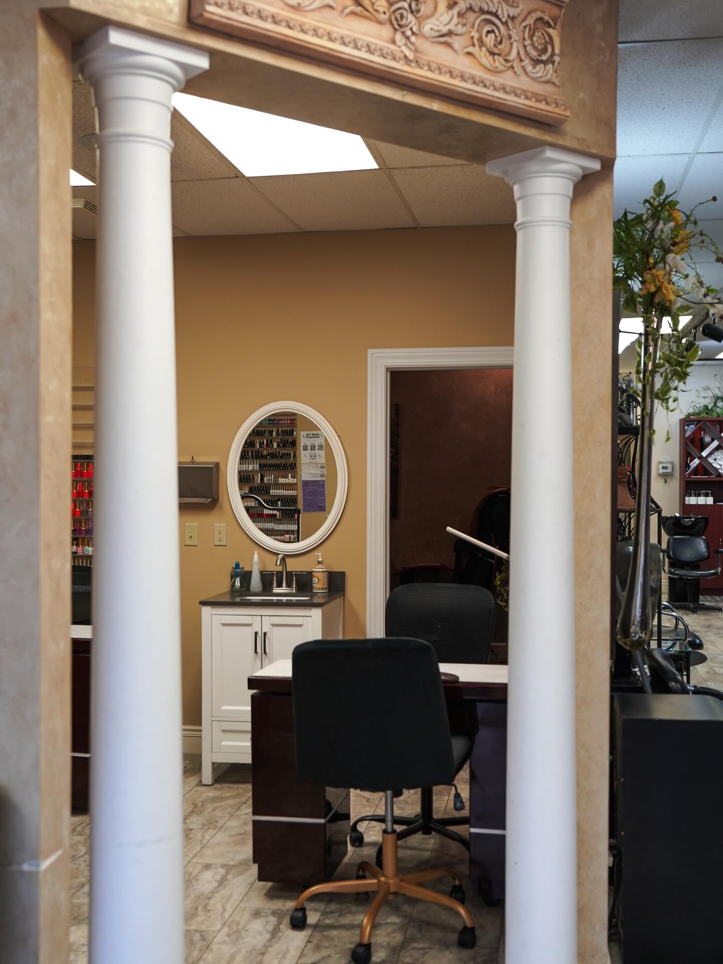 Come on and let us make you feel like your best self today!
.
.
.
#billingsmt #billingsnails #billingshair #billingssalon #davines