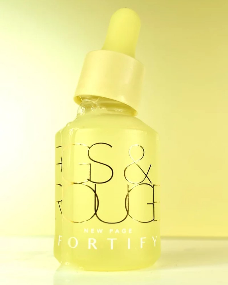 Figs & Rouge New! Fortify Anti-Pollution Drops 💛 Screen-Proof your skin & protect against oxidative stress.
Fortify Blue Light protection drops helps Buffer complexion against free radicals & defend against daily device damage.
#skincare #skincareroutine #skincareaddict #skincareproducts #skincareaman #skincareluxury #skincarejunkie #skincaretips #skincaremurah #skincareblogger #skincarecommunity #skincarebpom #skincarelover #skincarekorea #skincarealami #skincareobsessed #skincarehalal #skincareph #skincarediary #skincarethread #skincarethailand #skincareregime #skincareproduct #skincareregimen #vegansofinsta #figsandrouge