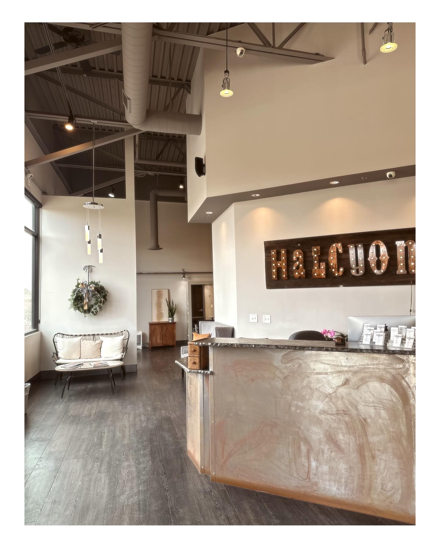 ✨ SECOND LOCATION ✨
Salon Halcyon is expanding to Longmont, CO!
Appointments are now open — book your spot today 🤍
#longmonthairsalon #longmontcolorado #aveda