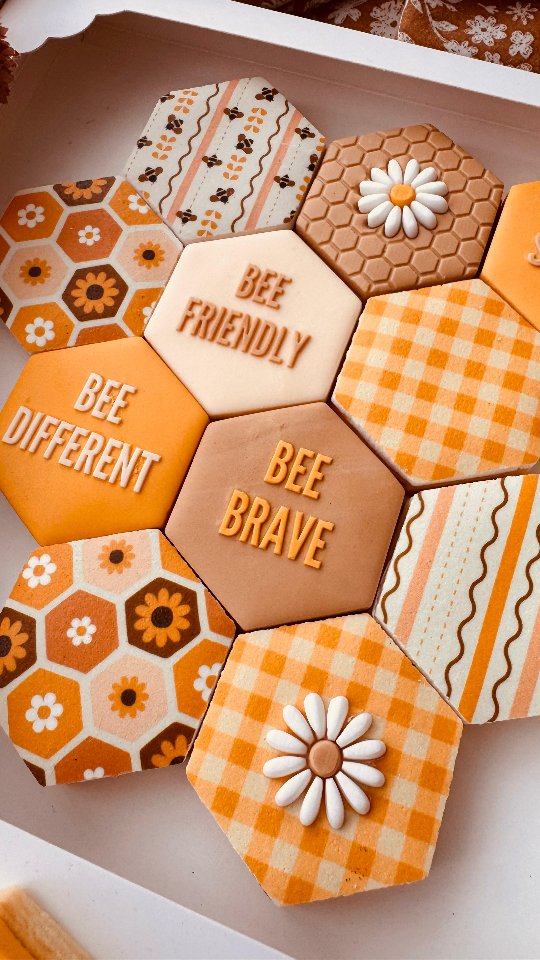 What better way to add dimension and interest to your cookie sets than with some gorgeous edible icing prints?
Super easy to use, quick and cost effective when the design is a simple shape.
Check out our latest range available as both physical and digital download.
There's over 30 new designs including a little Henny Penny range perfect for our Easter theme dropping soon.
Can you see where I'm going with Easter this year? Egg-citing I promise.
Wishing you all a fabulous weekend xox
#bakers #cookiedecorating #cookiestamps ##cookiecutters #vintage cookiedecorating