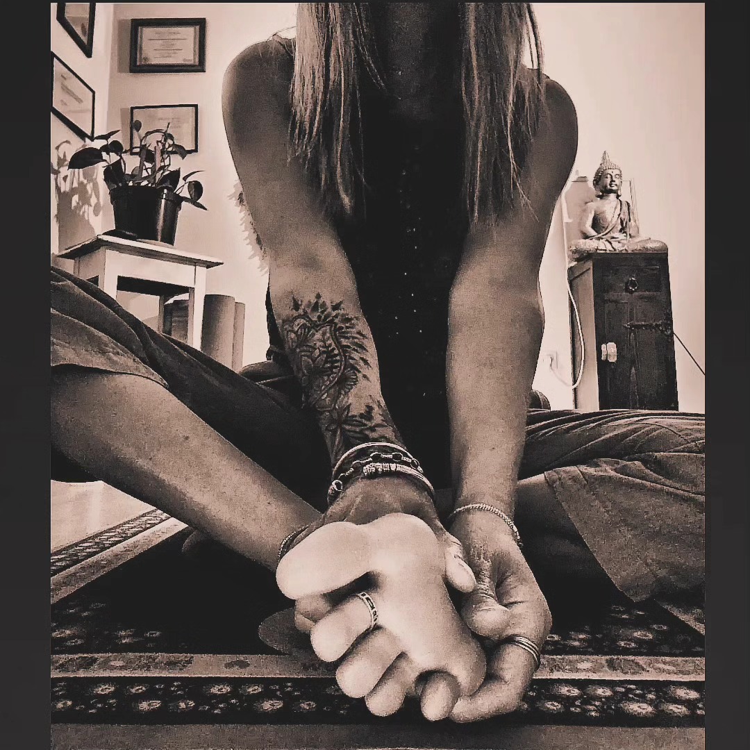 NEW OFFERING 👣🙏✨🙌
Reflexology Foot Massage to stimulate deep relaxation and balance within the body. Alongside Yoga Nidra, a guided rotation of awareness for the subconscious.
Together in one session to promote ultimate and effortless rest for a calming, healing experience.
Self care for the body mind and soul.
I have over 20 years of yoga practice. Have trained in Vinyasa, Yin, and Nidra yoga, I have a diploma in Reflexology and I am attuned to Reiki.
Introductory offer 35€ for 45mins
Throughout June
Tuesday and Thursday afternoons only.
Contact me here, through my webpage or directly. Contact details in bio and on website.
Have a beautiful day
Namaste 🤍
Nina