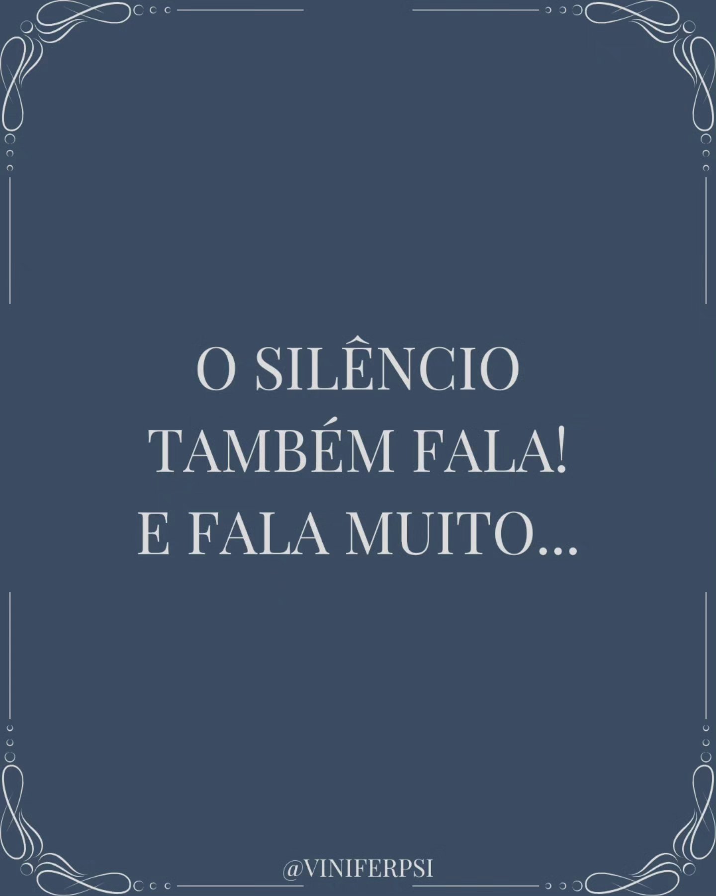 🗣️O silêncio também fala.
Na vida e na clínica, nem todo silêncio é ausência.
Às vezes, é excesso. De dor, de angústia, de palavras que ainda não puderam ser ditas.
❓Você já escutou o que o seu silêncio tenta dizer?
#Psicanálise #SilêncioQueFala #EscutaAnalítica #ViniferPsi #ReflexãoDoDia #SaúdeMental #OInconscienteFala #NãoDito #Subjetividade