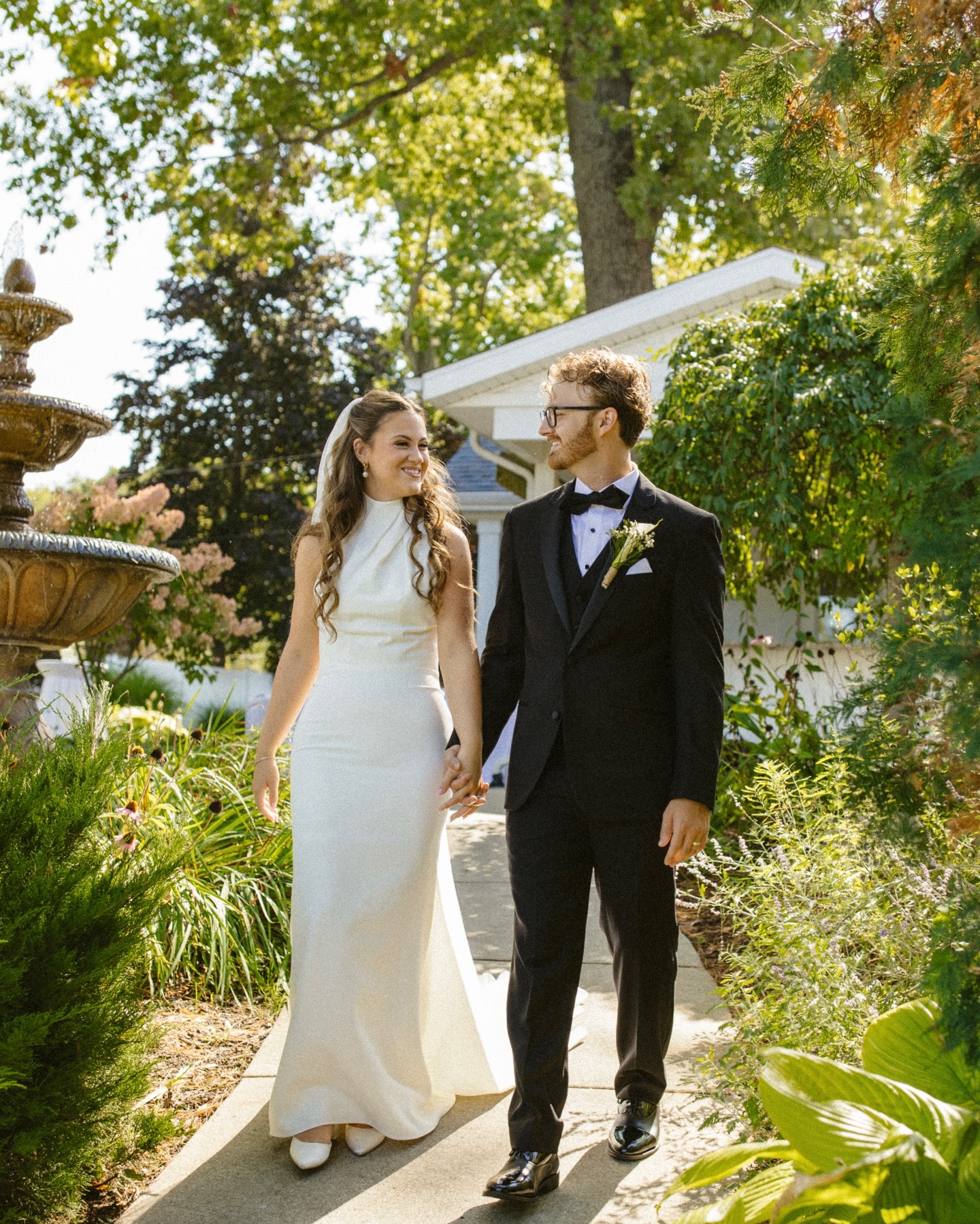 Carlie + Zack 🤍
Still swooning over these just-married moments. Carlie looked absolutely stunning on her wedding day, and we’re so honored to have been a part of her journey. Thank you for trusting us with your gown and for sharing these beautiful memories with us. Every detail was perfection.
Wishing you a lifetime of love, laughter, and forever 🤍
📸 Photos by @kassidyhewettphotography
#CarlieAndZack #JustMarried #RealBride #BrideStyle