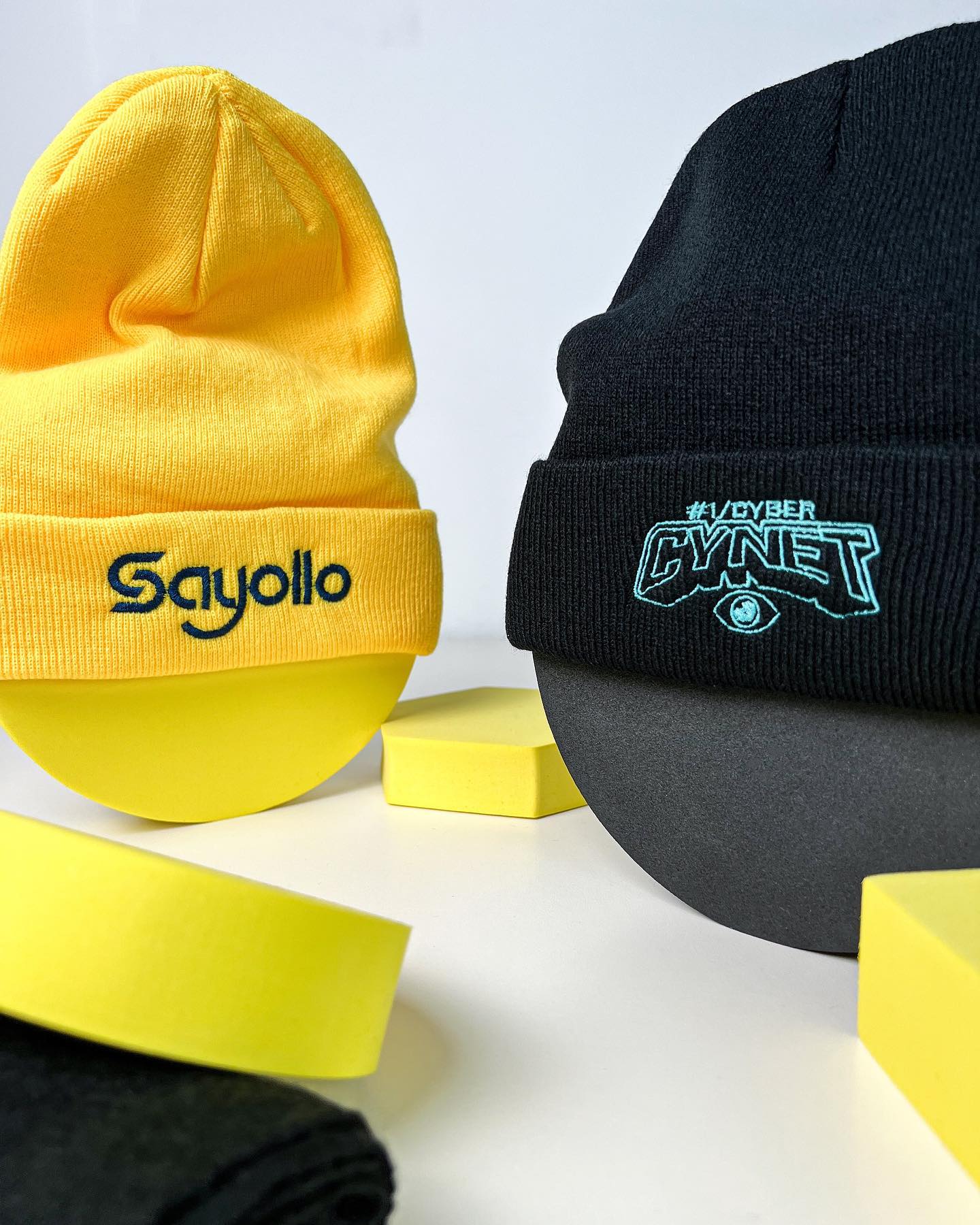An extremely high-quality beanie hat with colorful embroidery in any design you desire. The product makes a great employee gift and is a great advertising item.
#beaniehat #beaniehatcustom #hightech #corporateproducts #promoproduct #headgear #productionlife #telavivcity #israelite