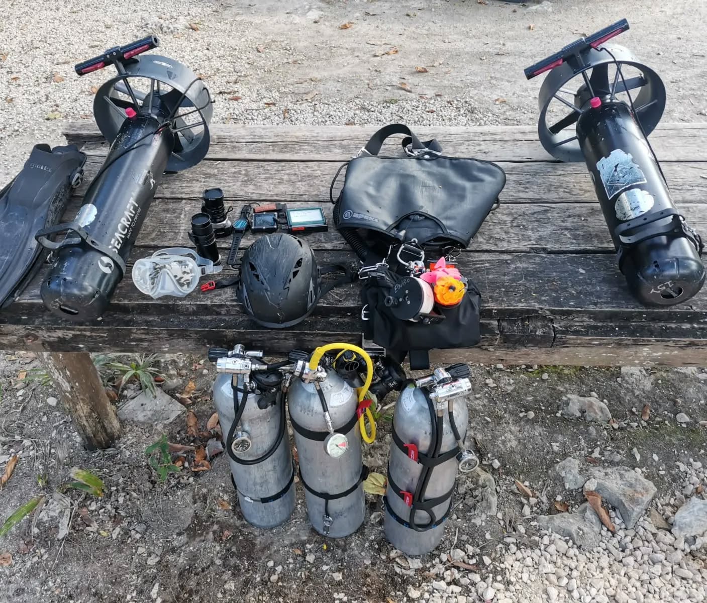What makes you happy in life?
..
...
..
..
#scuba #scubaaddict #dpv #dpvdiving #cave #cavediving #noaltrenmaya #sidemount #cavers #santidivers #underworld #exploration #underground #xibalba #pirana