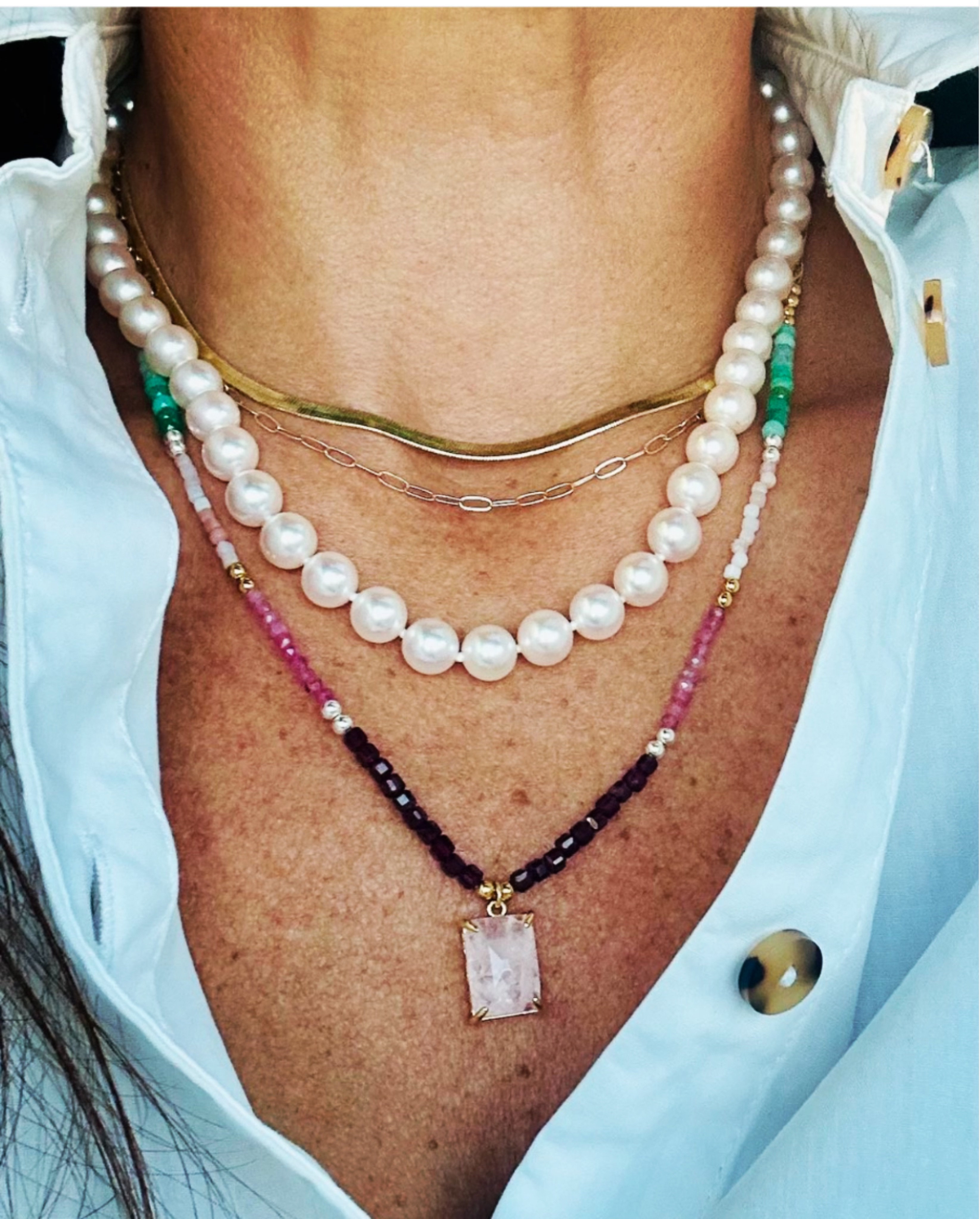 This look and the term she uses “NECKMESS” I’m totally stealing!! 🤩
My beautiful friend has paired her custom @adorn515_ gemstone piece with different metals and pearls. 💖
I love this look and YOU!! 😘
@adorn515_