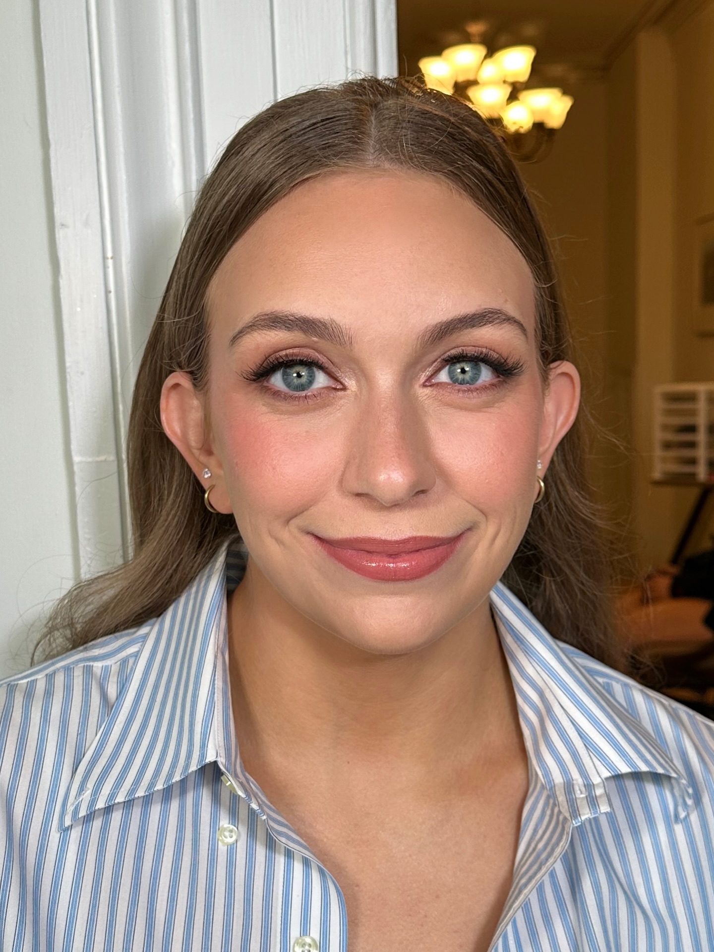 Soft glam that melts into the skin and photographs like a dream β effortless, elevated, and naturally flawless. Sheβs giving realβlife filter energy, every single time πβ¨
Beauty notes:
@embryolisseca Lait Creme moisturizer
@armanibeauty luminous silk foundation
@tartecosmetics concealer + corrector, rose bar blush palette
@rarebeauty blush in Happy + liquid contour wand
@hourglasscosmetics strobe light palette
@toofaced milk chocolate bronzer
@charlottetilbury Hollywood flawless filter, flawless airbrush setting powder, eyes to mesmerize in champagne
@viseart neutral eyeshadow palette
@ardellbeauty naked strip lashes
@lorealparis voluminous waterproof black mascara
@maccosmetics lipliner in bare study, 16 hr setting spray
@maybelline vinyl liquid lipstick
SHARE with a future Bride + SAVE for inspo! β¨
Looking for an artist to elevate your natural beauty, flawlessly?
β‘οΈ DM or click the link in the BIO to book! π©
#colourationsmakeup
Luxury wedding makeup and hair
Kingston Ontario makeup artist
Kingston Ontario hairstylist
Prince Edward County makeup artist
Prince Edward County hairstylist
1000 islands makeup artist
Quinte West Ontario makeup artist
Eastern Ontario makeup artist
Ottawa makeup artist
Kingston Ontario airbrush makeup artist
Prince Edward county airbrush makeup artist
Soft glam makeup, natural bridal makeup, flawless natural bridal beauty, bridal makeup and hair, flawless airbrush makeup, wedding party makeup and hair, kingston wedding vendors, prince Edward county wedding vendors, 1000 islands wedding vendors, bridal makeup inspiration, wedding makeup inspiration, wedding hair, wedding makeup