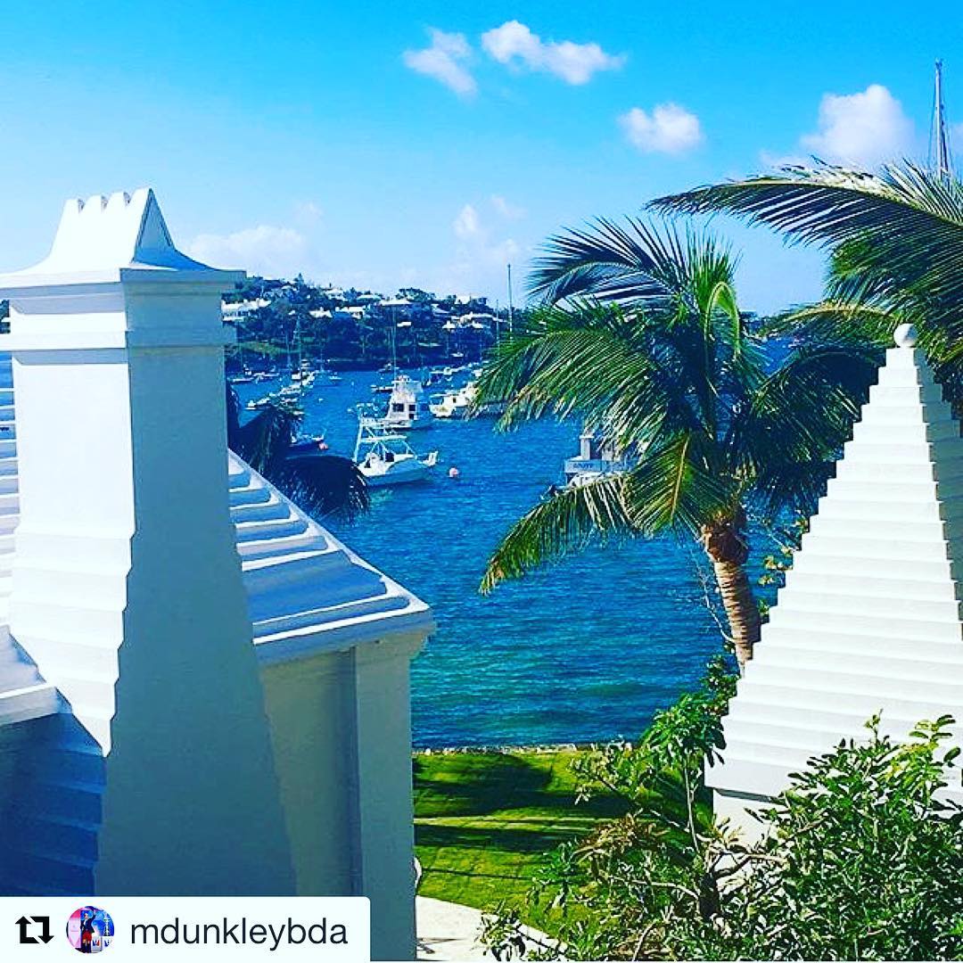 The Hon. @mdunkleybda adds his tribute to architecture week ~ architect in the making 🤔#thisweekarchitectureweek #architectureweekbermuda #architectureweek #bermudaarchitecture #bermudaarchitects