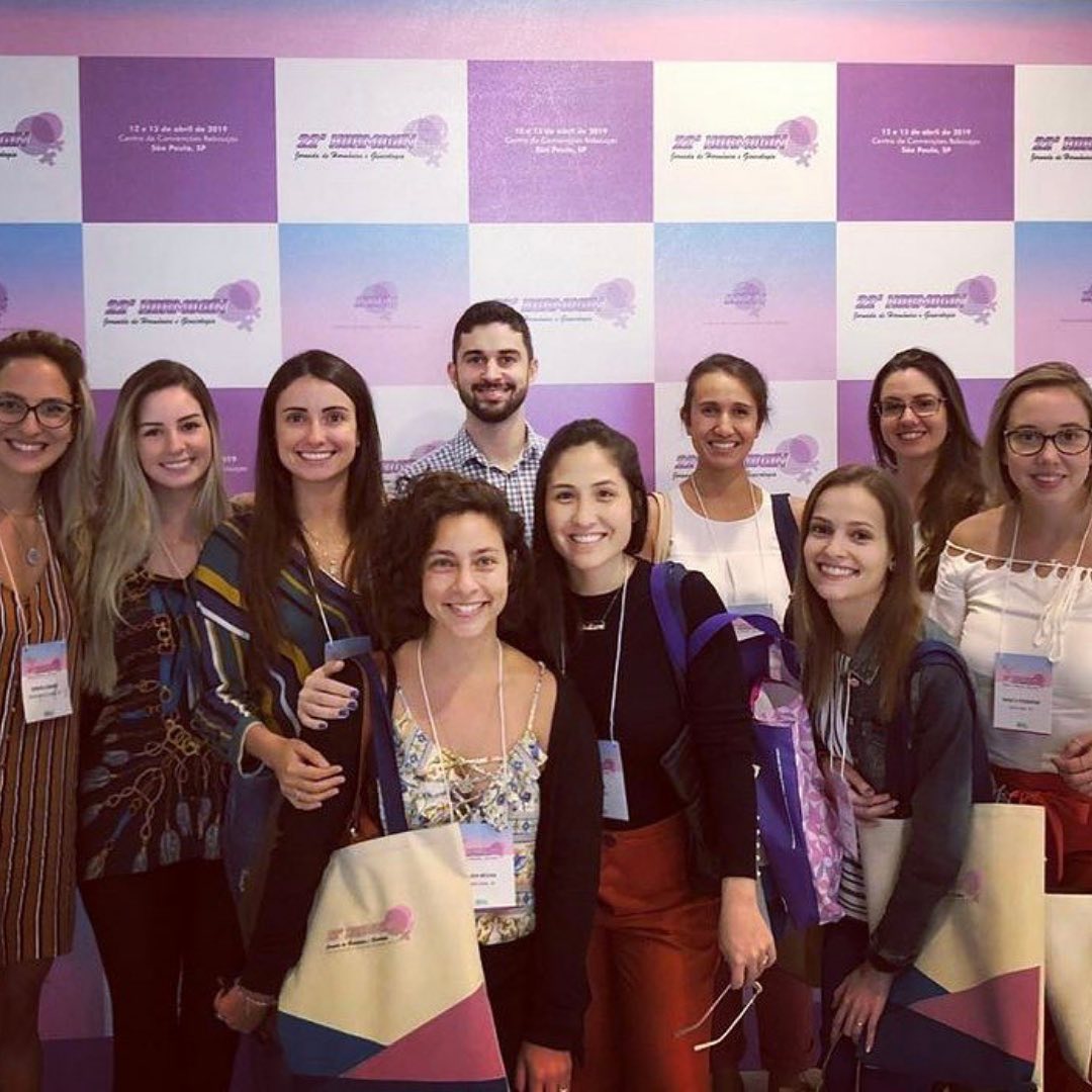 E hoje vamos de #TBT de aprendizado… A pandemia nos trouxe mais acessibilidade ao aprimoramento profissional com eventos online. Só que ainda sentimos falta dos nossos encontros, do calor humano, dos nossos coffee breaks… 😁
Dr. Lucas Martins
Ginecologista e Obstetra
CRM-SP 175.278 | TEGO 0190/2020 | RQE 92.996