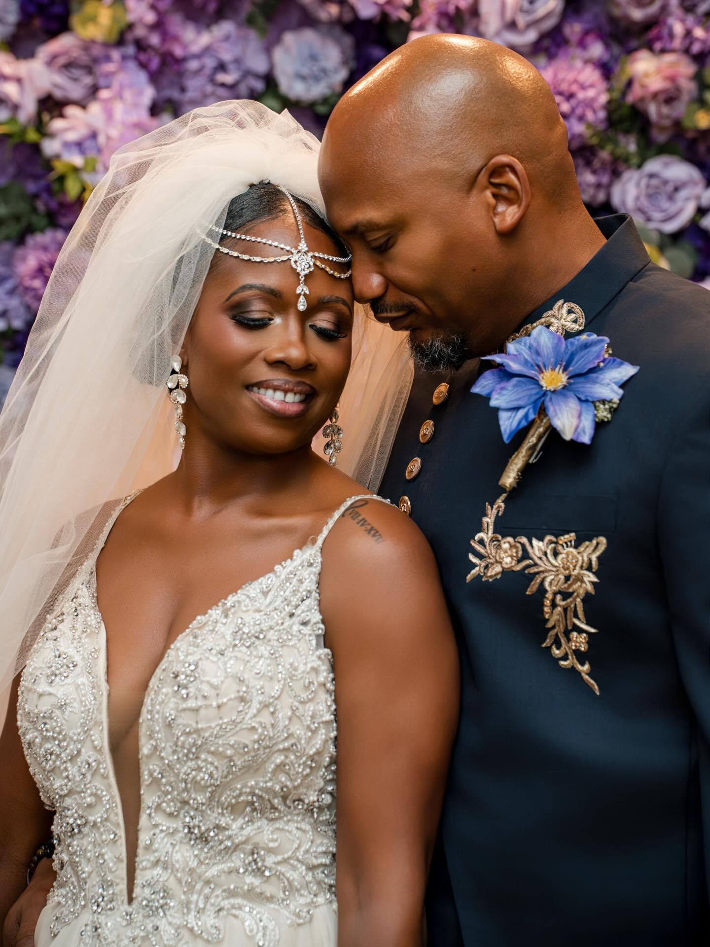 ALL THE REASONS MY L❤️VE
📸: @marcbueller // New Jersey Wedding Photographer
@goldenvisuals1
@_jamie_26
🎥: @eson_ali
Venue: @collingswoodgrandballroom
Hair: @dutchfitstylist
MUA: @facialstylist_alexis_
Floral: @artisticovertures
Flower wall: @lofty_events
Planner: @artisticovertures
#njweddingphotographer
#nycweddingphotographer #newjerseyweddingphotographer
#philaweddingphotographer
