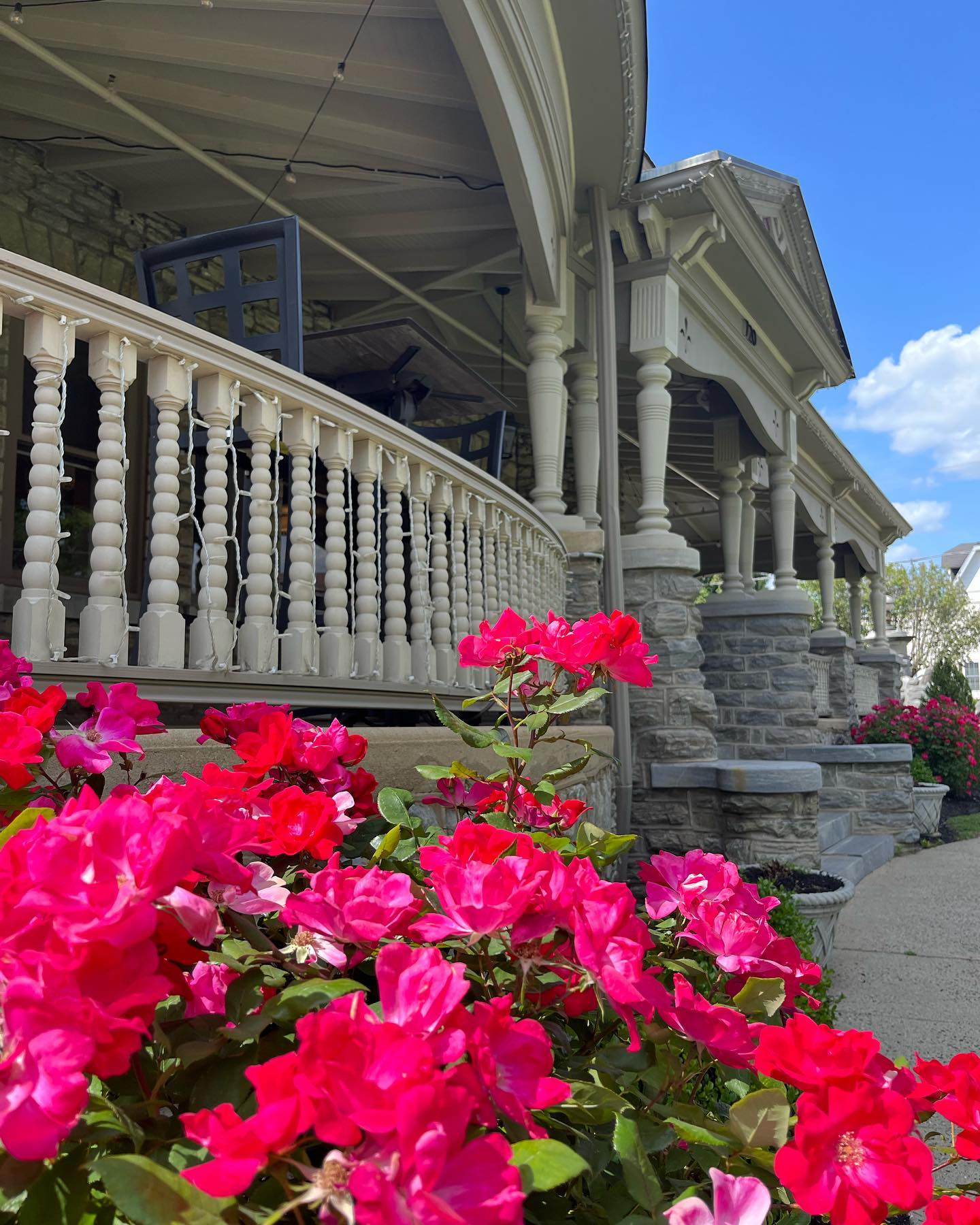 It’s a beautiful day at the Leeland Room for a bridal shower! April showers bring May flowers! 😍
#eventspaces #phillyvenue #conshohocken #flowers #landscapes #sundayvibes #banquethall #philly