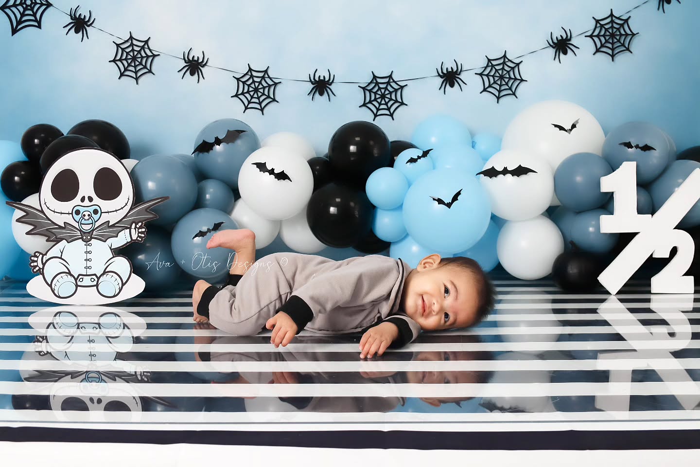 celebrating this spooky cutie for his 1/2 birthday 🕷🕸💙
#jackskellington #halfbirthdayphotoshoot #nightmarebeforechristmas #halfbirthdayboy #babyjackskellington