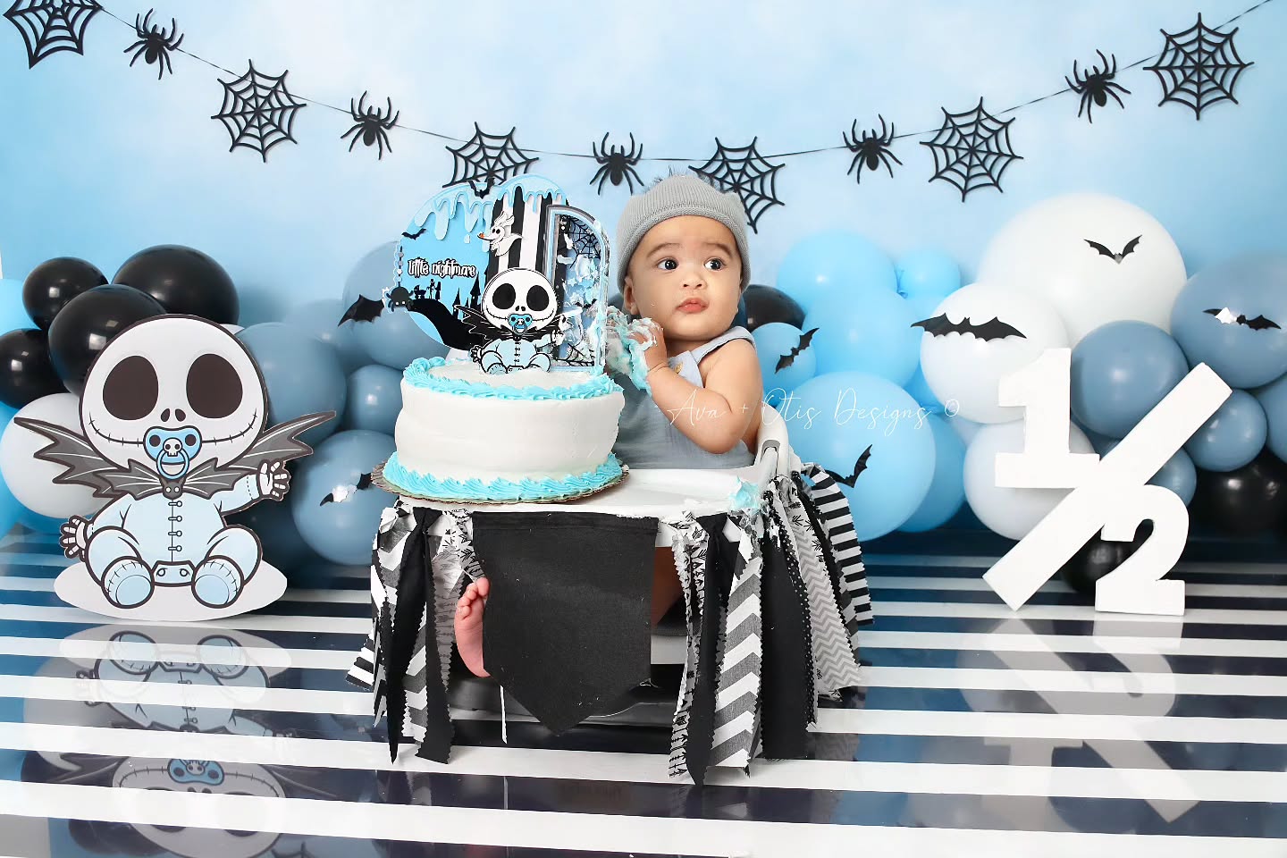 because cake smashes can be fun for little ones too! 🖤🕷🕸
#halfbirthdayphotoshoot #nightmarebeforechristmas #babyjackskellington #cakesmashphotography