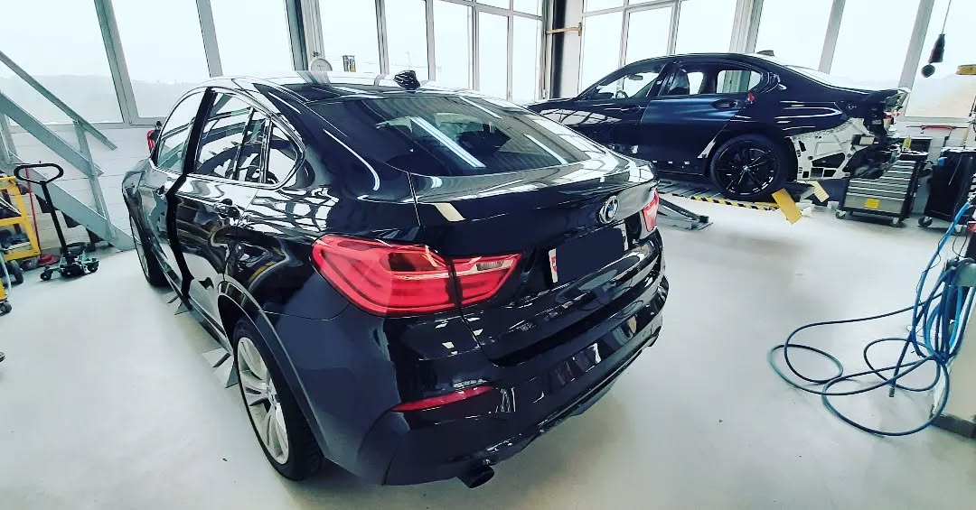 Motorsport, love it🤩
Www.carrosseriebra.ch
#cars #carstagram #carsofinstagram #carrosserie #carrosseriesuisse #carsoftheday #carrosseriebra #automobile #atelierautomobile #atelierdereparationautomobile #supercars #suv #sportcars #blackcars #bmwpower #bmwlife #bmwlove #bmwclub #motorsport #bmw #bmwm #voituredeluxe #voiture #voituredesport #automobile #automotive #autos #akrapovic #apiedcestbienmaiscestlong