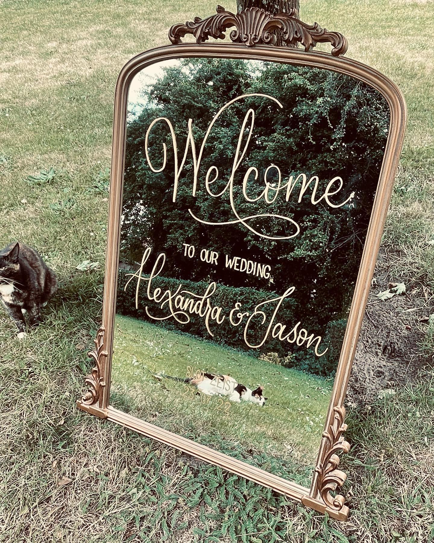 Last week Alexandra and Jason got married. I was originally asked to make a seating chart on this gorgeous mirror. During the months leading up to their wedding, their plans changed slightly and they no longer required a seating chart and asked if I could instead create a welcome sign. Of course, no problem! I’m here to make the planning process easier, not more difficult. I understand plans can change and I’m happy to change with them. Alexandra and Jason, congratulations on your wedding! And thank you for letting me be a (small) part of your special day!
I would also like to thank @linmcqueenkalligrafie for the introduction! 💛
#weddingcalligraphy #weddingwelcomesign #bruiloftwelkomstbord #welkomstbord #bruiloftkalligrafie #weddingsignage #mirrorwelcomesign #haarlem #bruiloftinspiratie