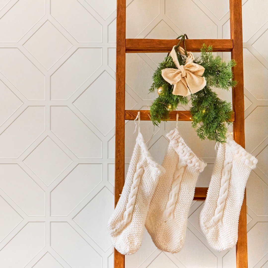Home sweet home for the holidays featuring our Mosaic Fretwork đźŹ