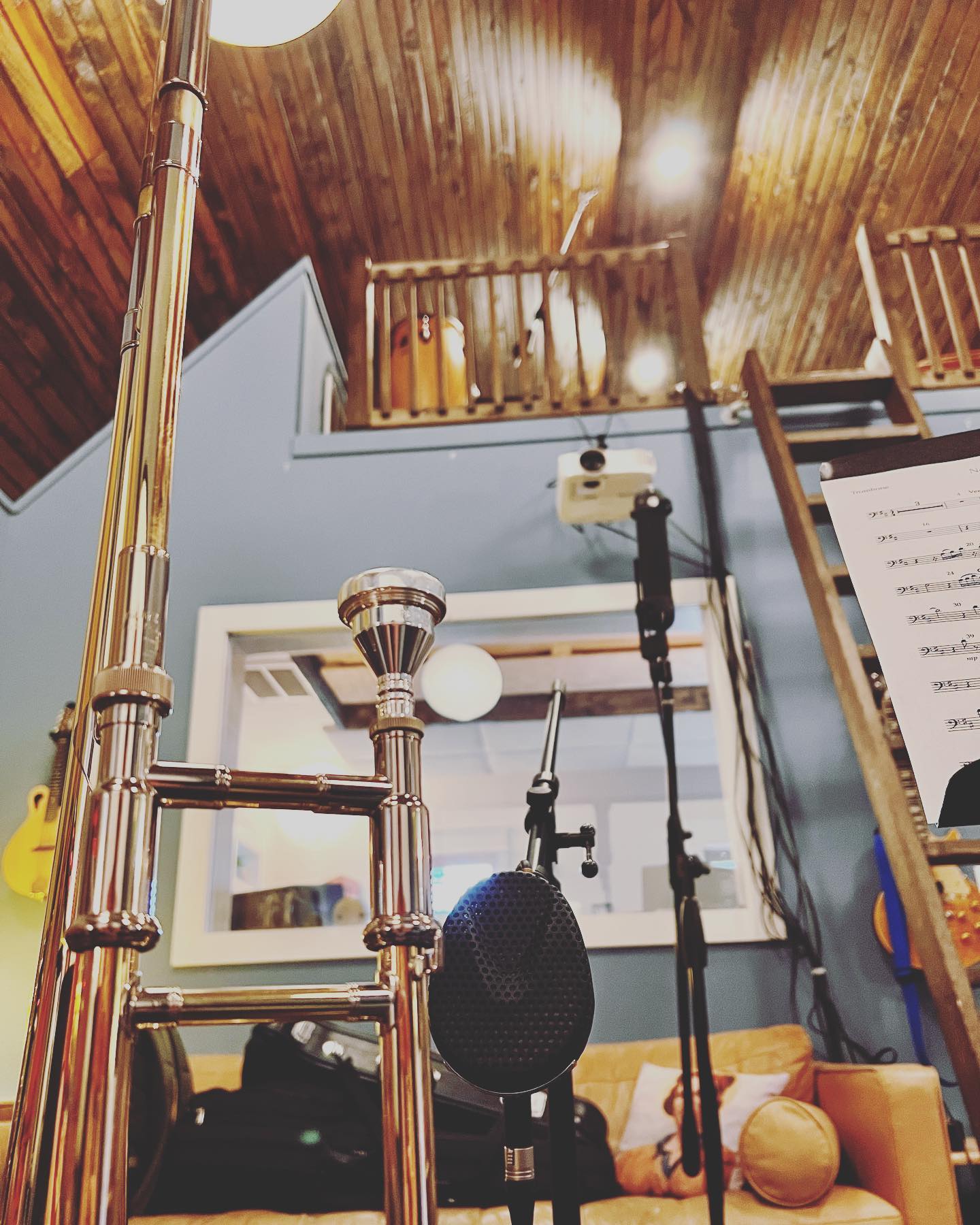 Making some groovy new music today with some truly great folks. Still loving this combo of the @patrickmouthpieces #bg5 with the @yamaha.bandandorchestra #891z
#newmusic #nashville #hornsection #hornsmakehits #trumpet #trombone #saxophone #countrymusic #soulmusic #yamahatrombone #patrickmouthpieces