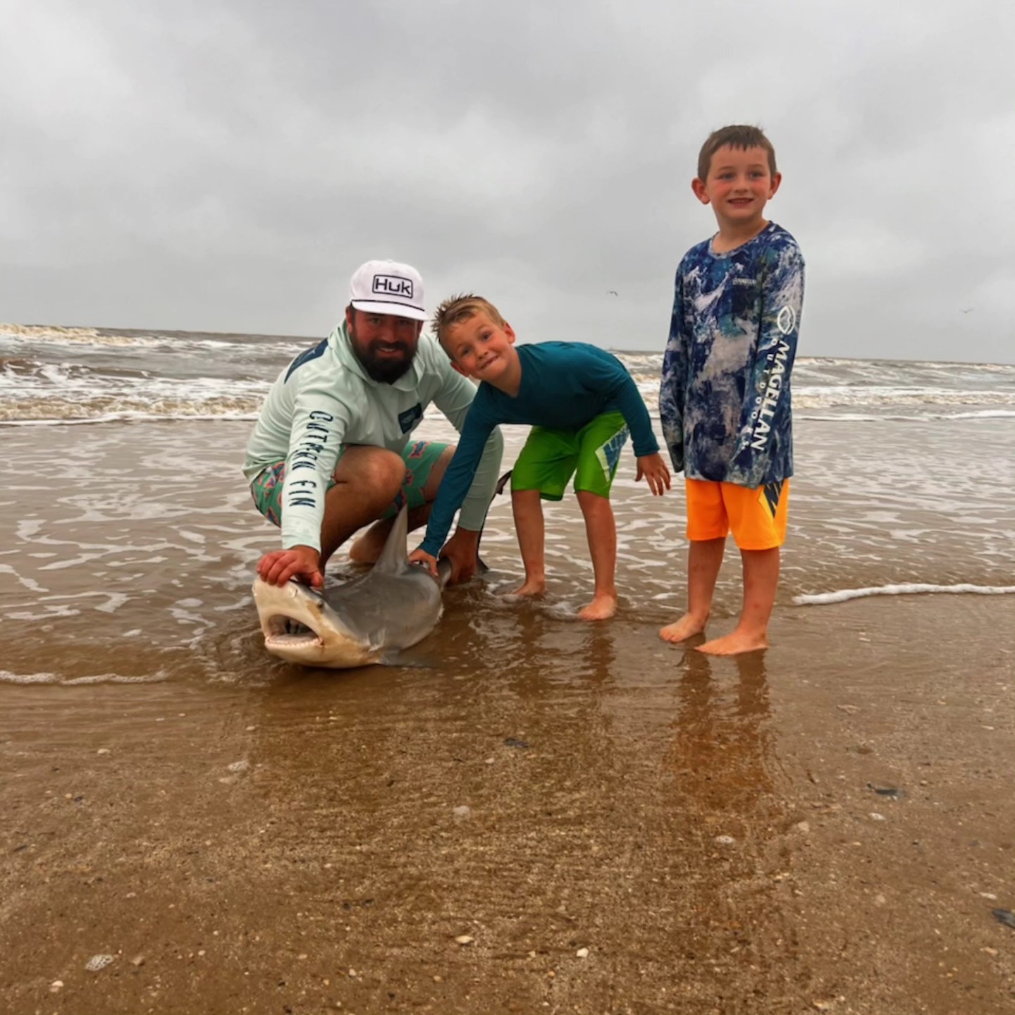 Another past memory. My little oklahoma boys are going to remember all the sharkin' adventures with their dad! #landbasedsharkfishing #sharkfishing #pennreels #avetreels #okumareels #crystalbeachtx #bolivarpeninsula
