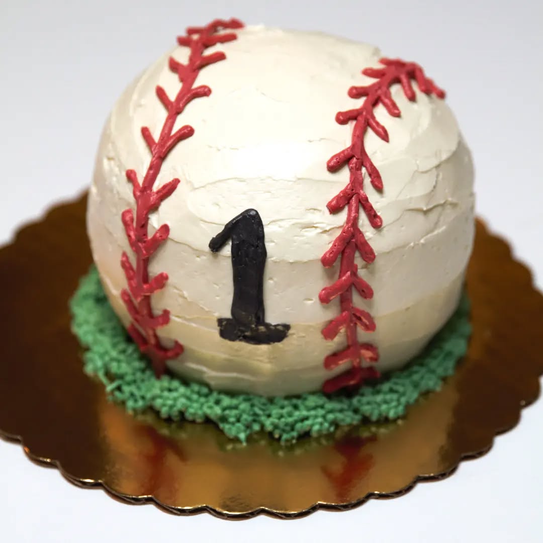 Happy Birthday! 🥳
I love making personalized cakes like this one. The cake shown here is a coconut cake with vanilla Swiss meringue-style buttercream and shaped like a baseball. Complete with seams, a bed of buttercream grass, the birthday boy's name (not shown), and his age. A first birthday!
We specialize in cakes for those special moments and place an emphasis on working with our clients to make the cake suit the recipient. Visit the links in our bio if you're looking for a special dessert.
And if that special dessert happens to be for Mother's Day, we can do even better! Through tomorrow night (4/28), we're having a sale on our shop: 20% off your purchase! Check our our story for a direct link or go to www.bluecanarybakery.com/shop.
#minnesotaeats #momsday #mothersdaycake #mothersdaymenu #shopearly #sale ##customcake #birthdaycake #bakersofinstagram #cakesofinstagram #cakestagram #smashcake #baseballcake #baseballcakesmash #kidsbirthdaycake #twincities #mn #Minnesota #minnstagram #stpaul #minneapolis #localbaker #shoplocalmn #shopsmallmn