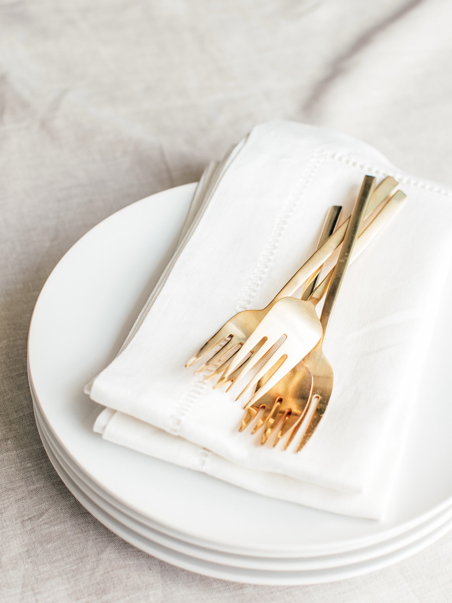 An experience that begins before the first course.
⠀⠀⠀⠀⠀⠀⠀⠀⠀
Delicate layers, refined textures, and intentional detail come together to create an atmosphere that feels effortless, elevated, and unforgettable. Where catering becomes an experience, not just a meal.
Discover more through the link in our bio!