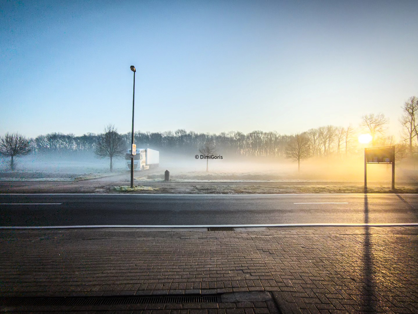 Foggy sunset ๐ธ
#fog #sun #sunset #nature #urban