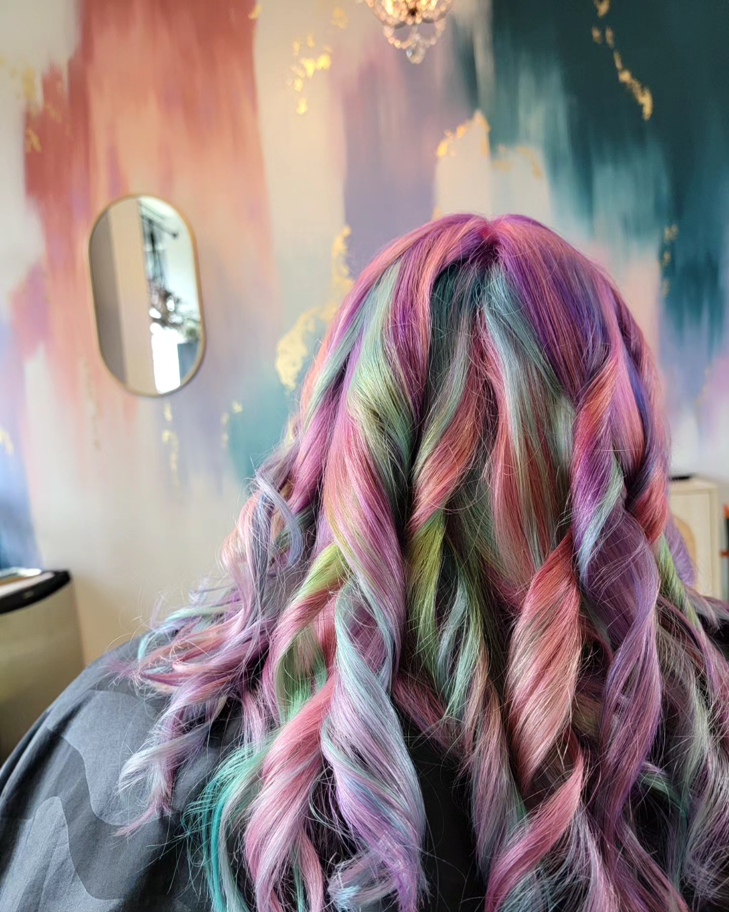 This picture really needed its own space on the feed😍
I'm truly obsessed with this color, and love how it matches my beautiful wall.
Do not fret, I have way more footage to come of this gorgeous vivid creation on my ride or die @kayladrizzer you are a true gem✨️✨️