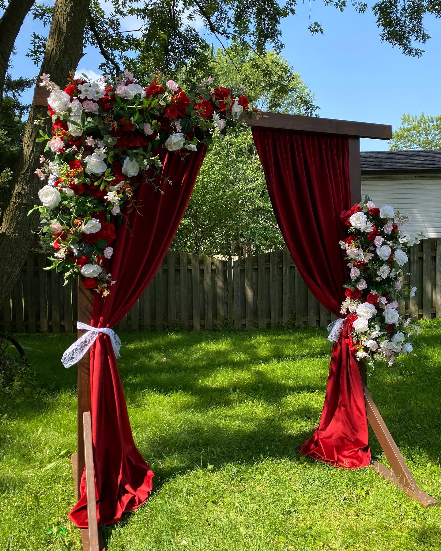 🚨 New inventory alert 🚨
Stay tuned for over 15 new items being added to our inventory this fall 🍂
This includes our new large red arch florals pictured above. Picture also ft our thick red velvet curtains and wooden arch
#weddingdecor #archflowers #fauxflorals #redwedding #waterloowedding #kitchenerwedding #floralarrangement