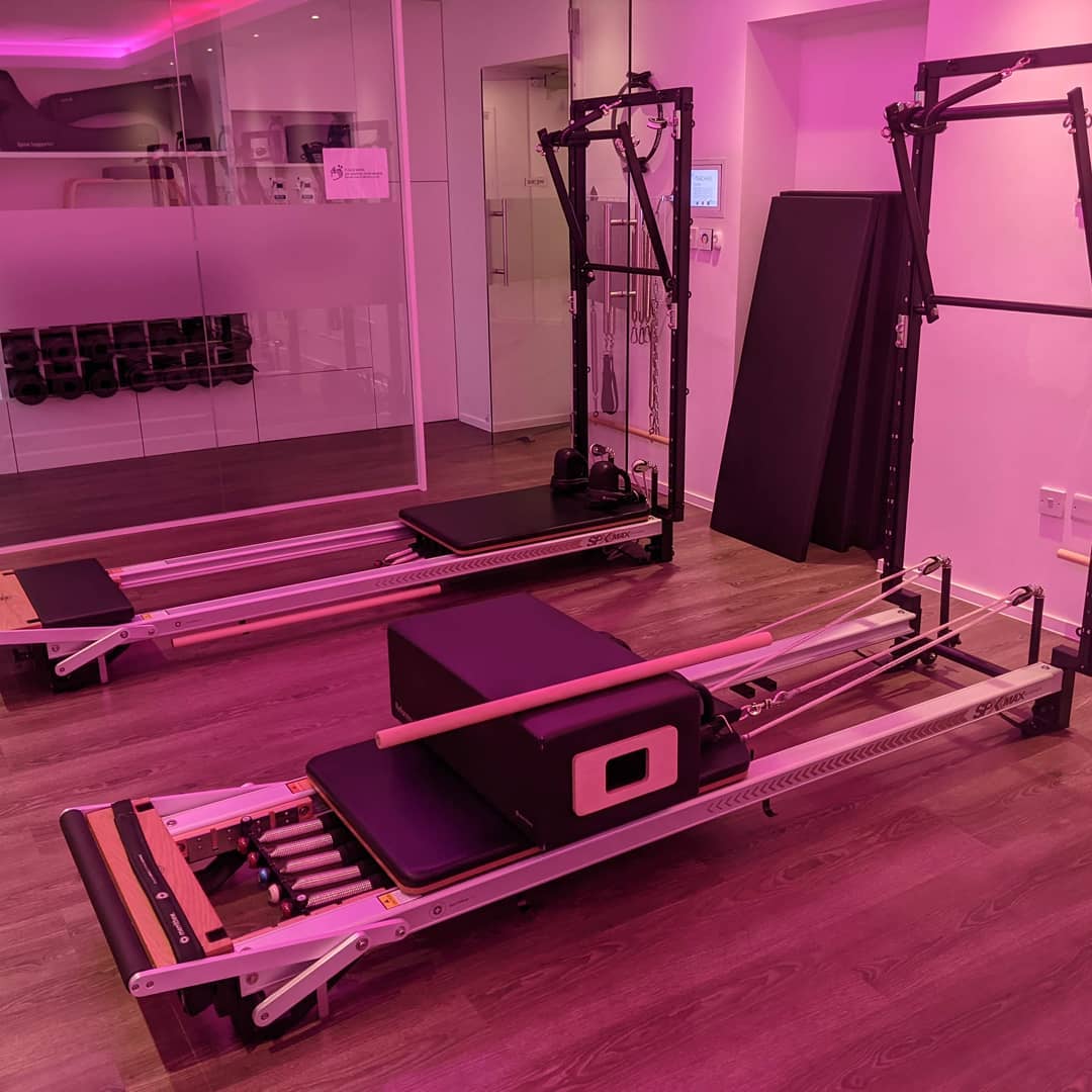 Today we ran our first face-to-face classes in over a year at @totalchiyoga
It was such a joy to see old and new clients after a long time!
Here's to hoping things will keep getting better and better...!🤞
#pilatesteacher #backtonormal #pilates #backtothegym #pilateslife