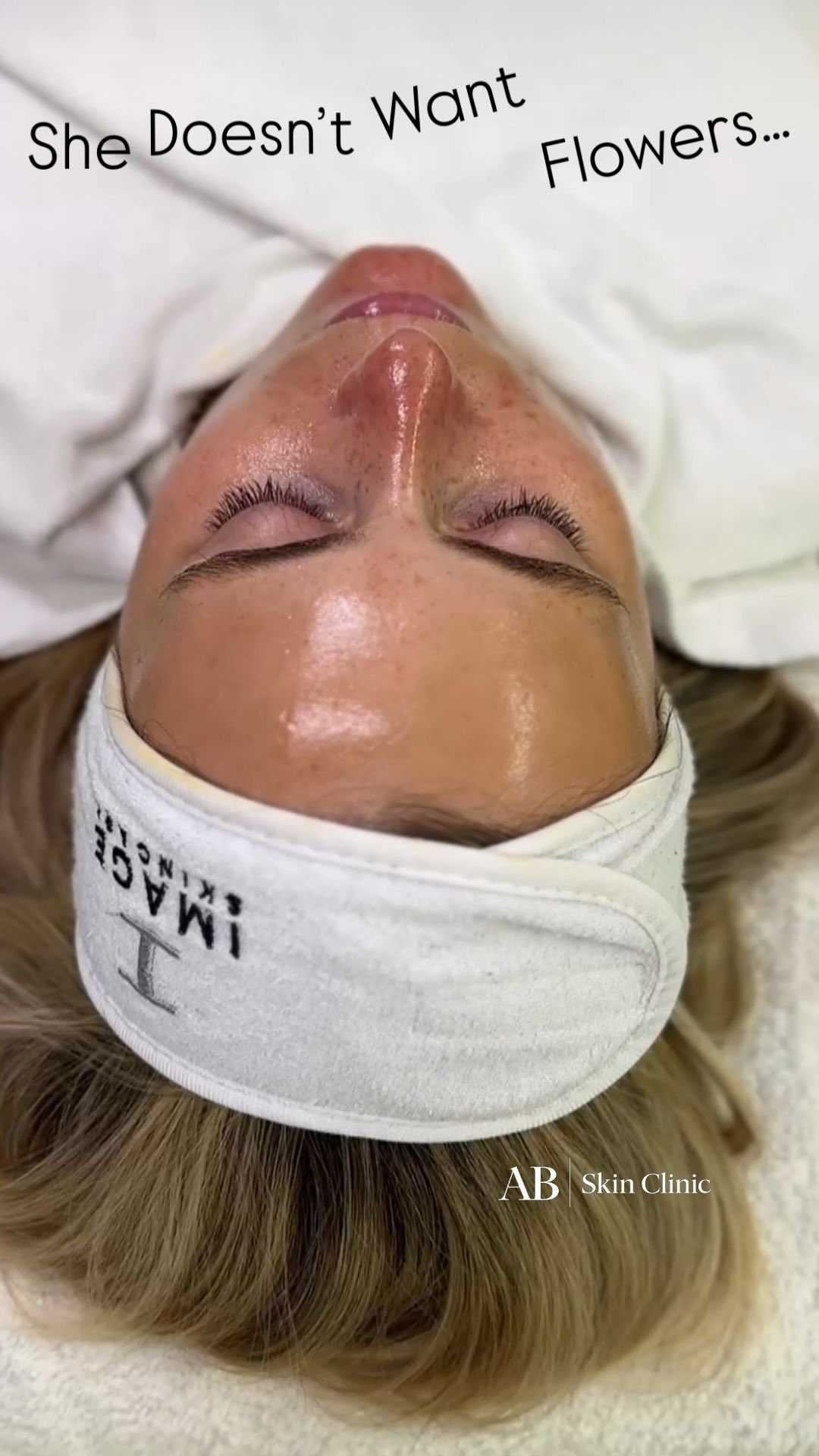 What she really wants for Valentines…
❤️ Book her #valentines facial or gift her with one of @abskincareclinic gift vouchers today 🫶
#valentinesideas #valentinesday #facialtalbotgreen #skincarespecialistpontyclun