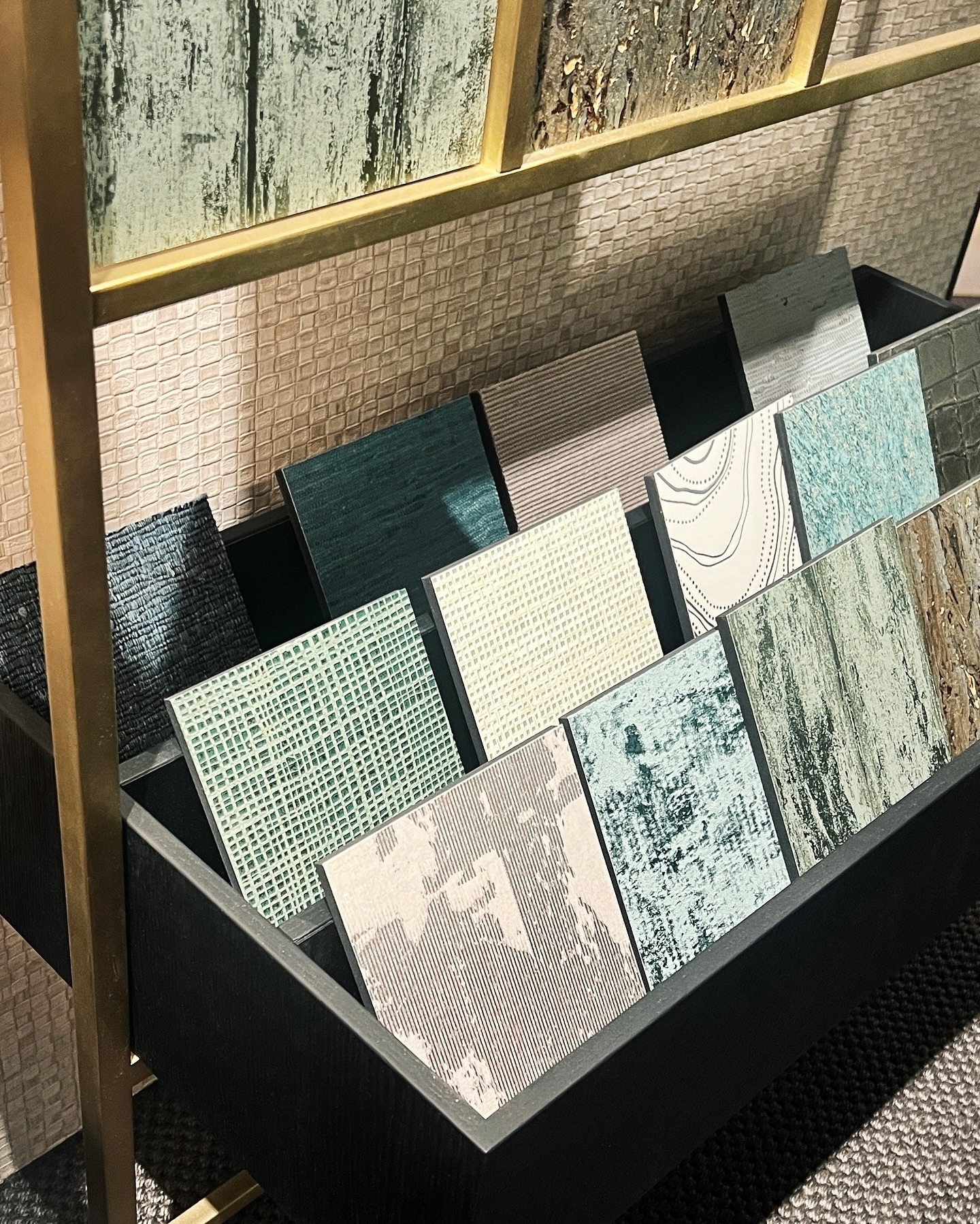 Kies, mix en match: dé perfecte stijl voor jouw muren begint bij deze kleine samples! 🩵
#arte #artewalls #behang #behangsamples #interieurdesign #conceptbo @artewalls