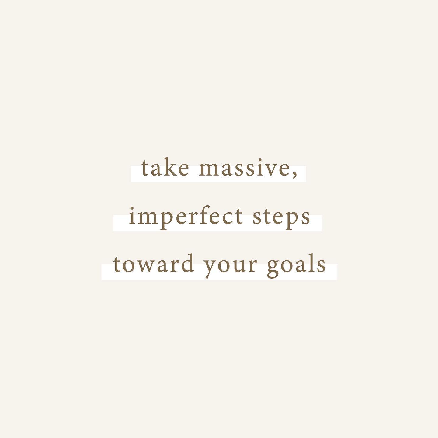 Oggi così: #DayMotivation.
Intraprendi sempre azioni massicce e imperfette verso i tuoi obiettivi. Il tempo non sarà mai quello giusto, ma non importa, agisci. Sebbene la vita possa interferire, siamo le scelte che facciamo 💫
—
#quotes #quoteoftheday #motivation #inspiration #instagram #typography #graphicdesign #branding #thebrandidentity #art #citazioni #success #solertestudio