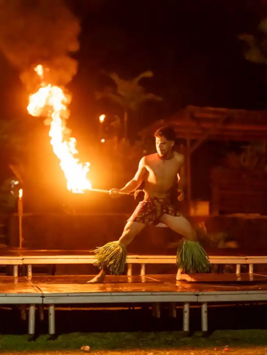 🔥🌴 ISLAND NIGHT at Le Manumea 🇼🇸🌺
Food. Fire. Culture. Vibes.
Every Thursday ✨
🍽 Dinner 7:30PM | 🔥 Show 8PM
✨ Adults $75
✨ Children (3–11 yrs) $35
✨ Infants (0–2 yrs) FREE
📞 Bookings essential: +685 7578542
#IslandNight #FiafiaShow #SivaAfi #LeManumea #Samoa
📸: @loudtravellers