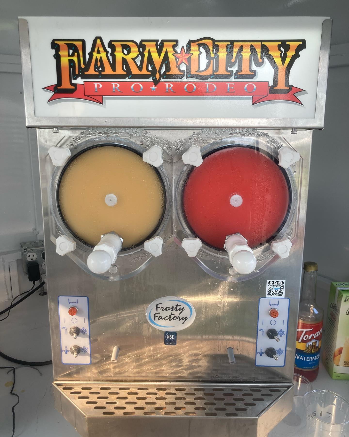 Make sure to try our new Chute Eight Whiskey Peach and Chute Eight Vodka Watermelon slushies tonight! First 200 (21+) will get a voucher for a free sample tonight!
#chuteeight #farmcityprorodeo #hermiston