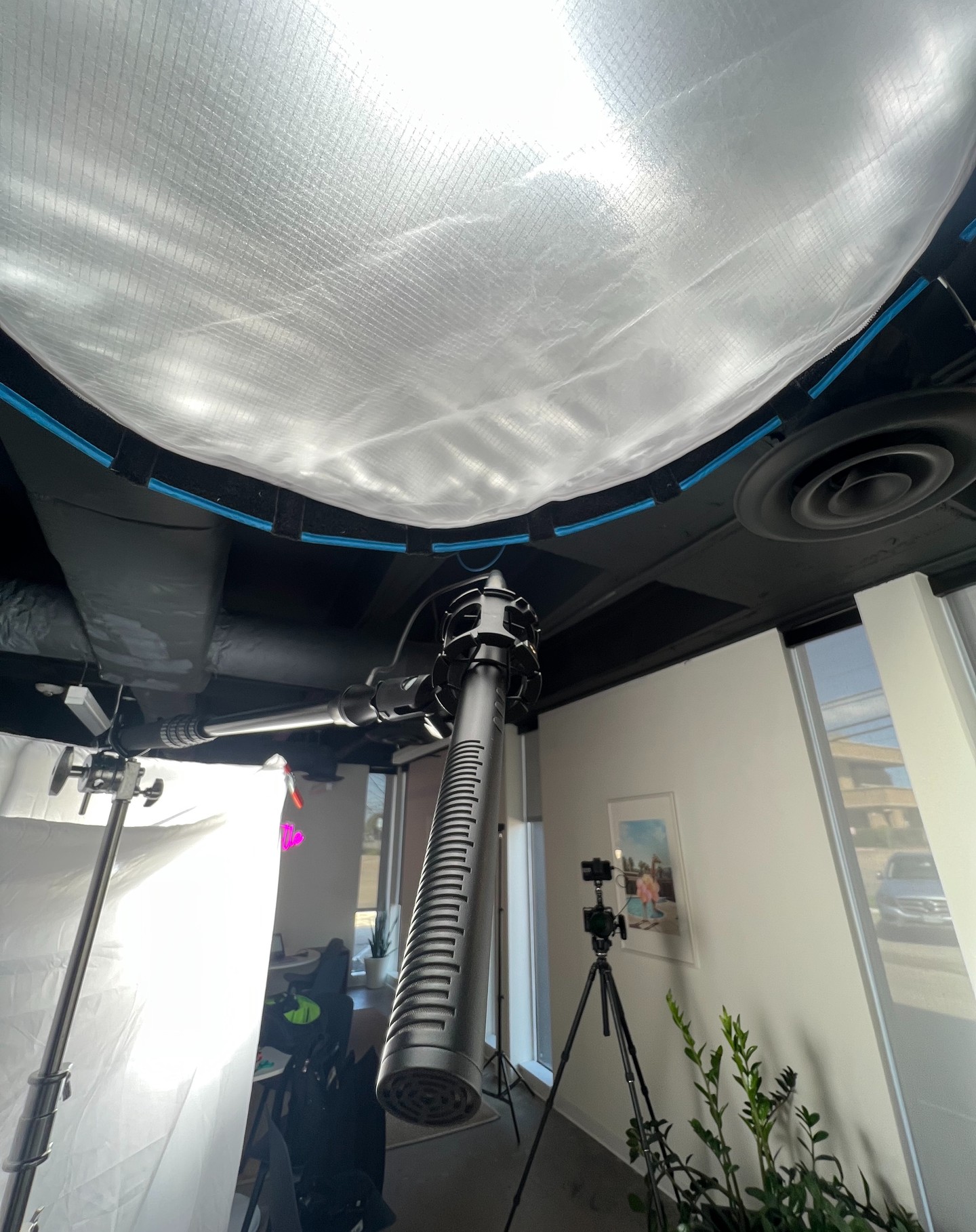 In front of the camera or behind it, which do you choose?
Either way, it's hard work. A great start to the week!
#filmproduction #onset #onlocation #hardwork