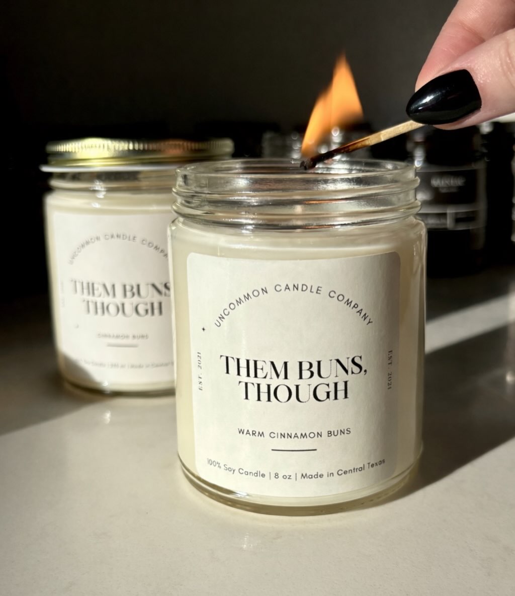 Skip the flowers, give em them buns.
Cinnamon, sugar, dough, and icing… What’s not to love?
A Valentine’s gift that shows how much you appreciate your person and them buns 💕
#valentinesgifts #cinnamonbuns #smallbusinessgifts #shopsmallbusinesses #soycandle