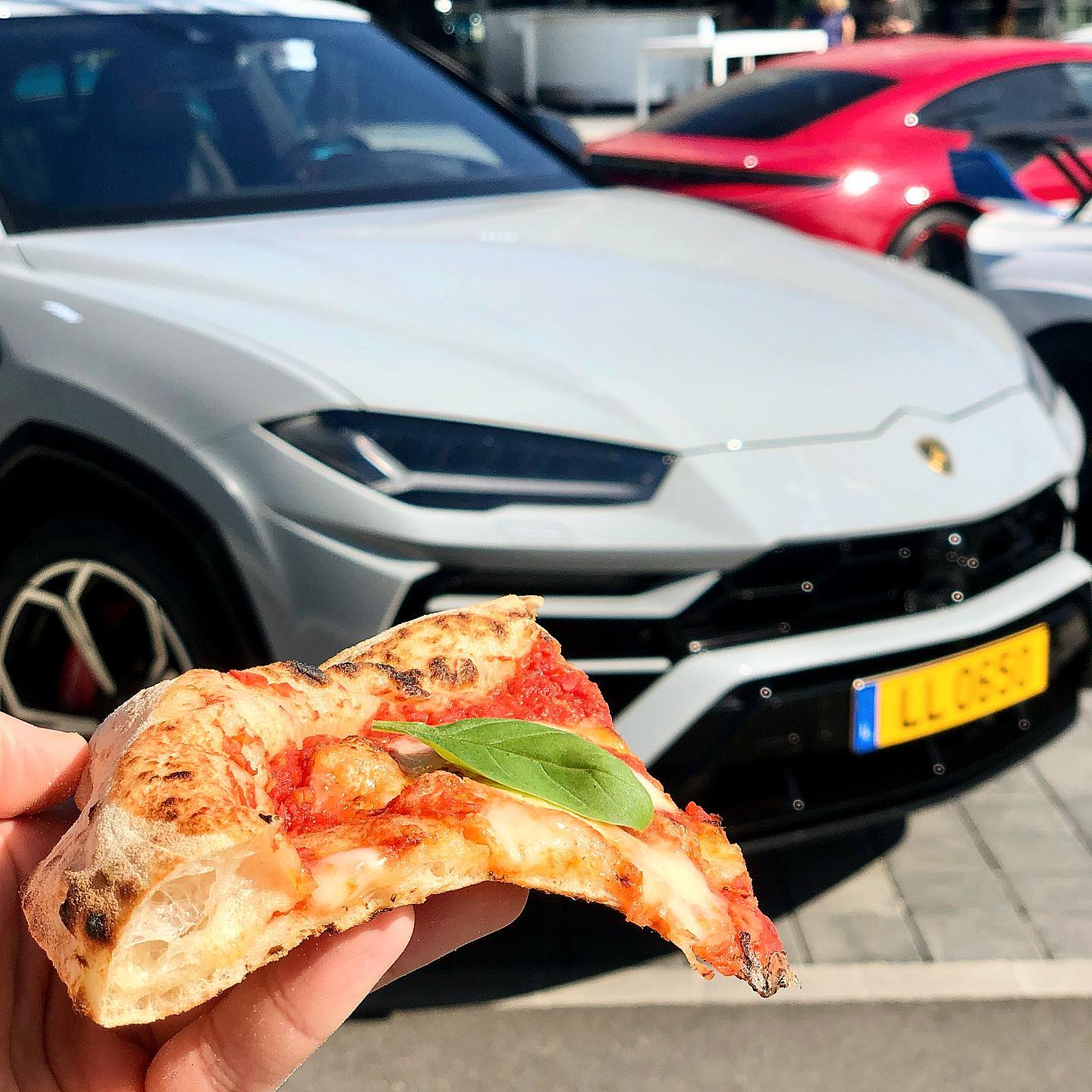 Pizza & Lamborghini 🍕
#pizza #lamborghini #luxembourg #cars #sportcar #neapolitanpizza #luxcars #luxembourgcity #garageluxury #catering