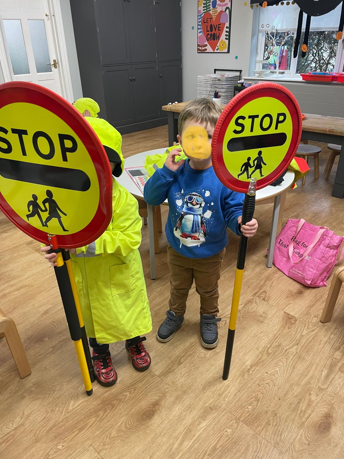 Jackie our village lollipop lady came in to talk to us about road safety. She read us a story and we were able to try on jackets and help her hold the lollipop πΈ stop look and listen β