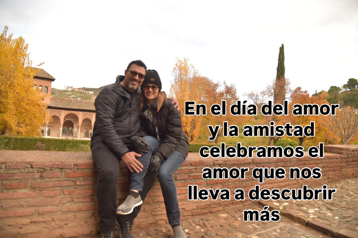 Entre calles, paisajes y momentos simples, seguimos sumando historias juntos. Feliz día 💕