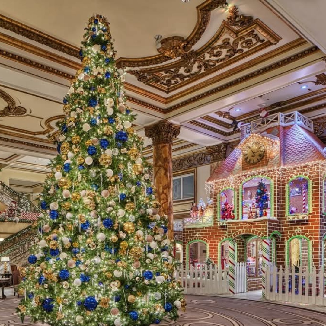 Today is Gingerbread House Day! For over 10 years, the Fairmont Hotel in San Francisco has been crafting its famed Gingerbread House, constructed using 8,000 baked gingerbread bricks, glued with icing and decorated with sweets creating a spectacle of holiday magic and displayed majestically in its lobby.
It also offers 20 different meeting rooms with a grand total of 72,000 square feet of convention and meeting space. The Crown Room sits atop the 24-story tower and accommodates 225 people, providing San Francisco's most spectacular views, while the Grand Ballroom can accommodate up to 2,500 people in reception capacity.
www.mintevents.co.uk
@fairmonthotels
#sanfrancisco #events #meetings #christmas