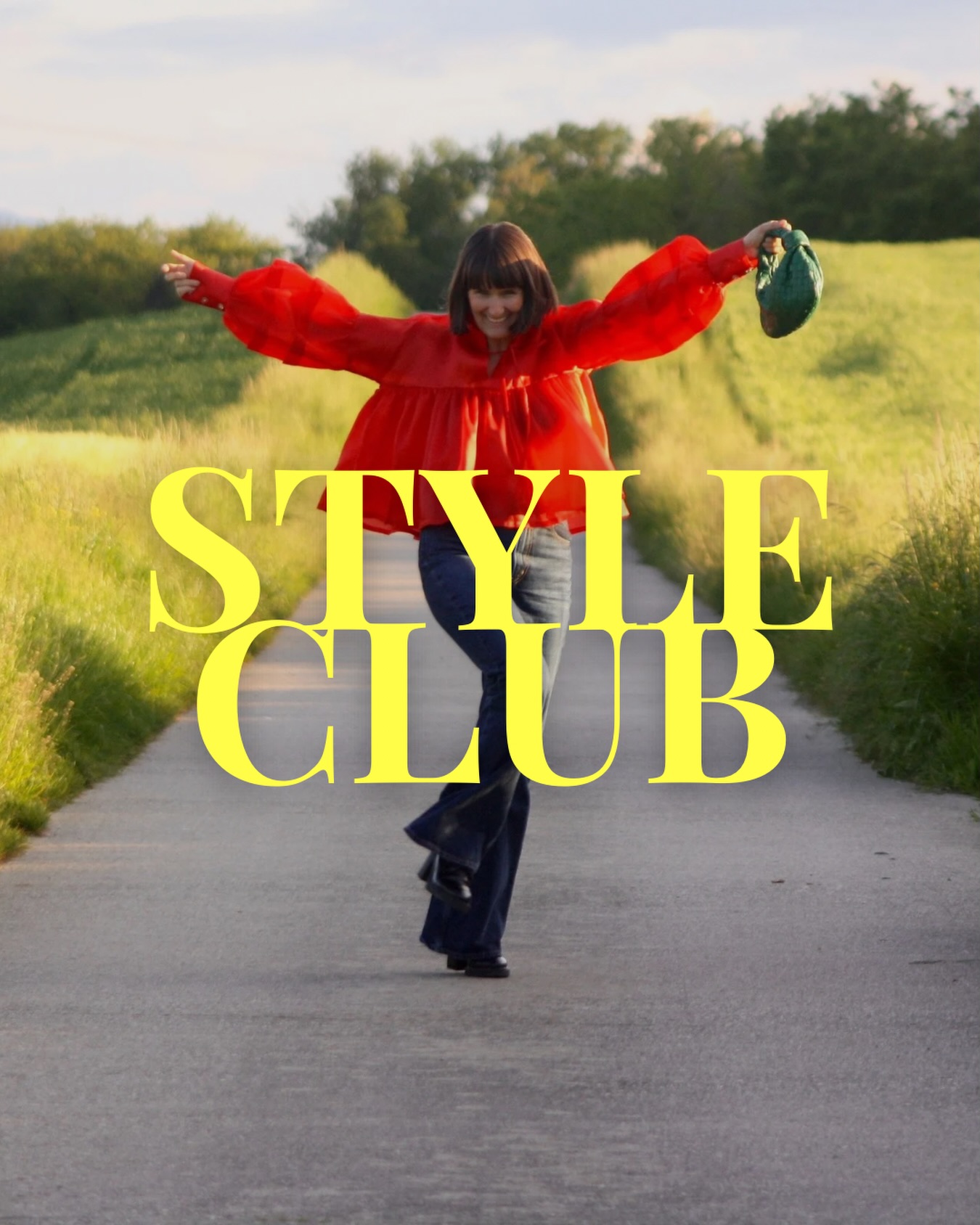 Et si on arrêtait de se prendre la tête avec les tendances… et qu’on faisait simplement des choix qui nous ressemblent ?
Le Style Club est né de ce constat simple :
👉 le manque de temps
👉 trop d’infos
👉 pas assez de cohérence
Je suis extrêmement happy de te présenter ce nouveau concept, spécialement conçu pour les clients Anoustyle ✨
Le Style Club, c’est un soutien pour faire les bons choix, sans se perdre dans le bruit de la mode.
Ici, on ne court pas la mode.
On l’apprivoise.
On garde ce qui te met en valeur et on laisse le reste filer 💨
Du style, de la clarté, et une vraie signature personnelle.
C’est ça, l’esprit du Style Club ! 💛
Plus d’info → contact en DM