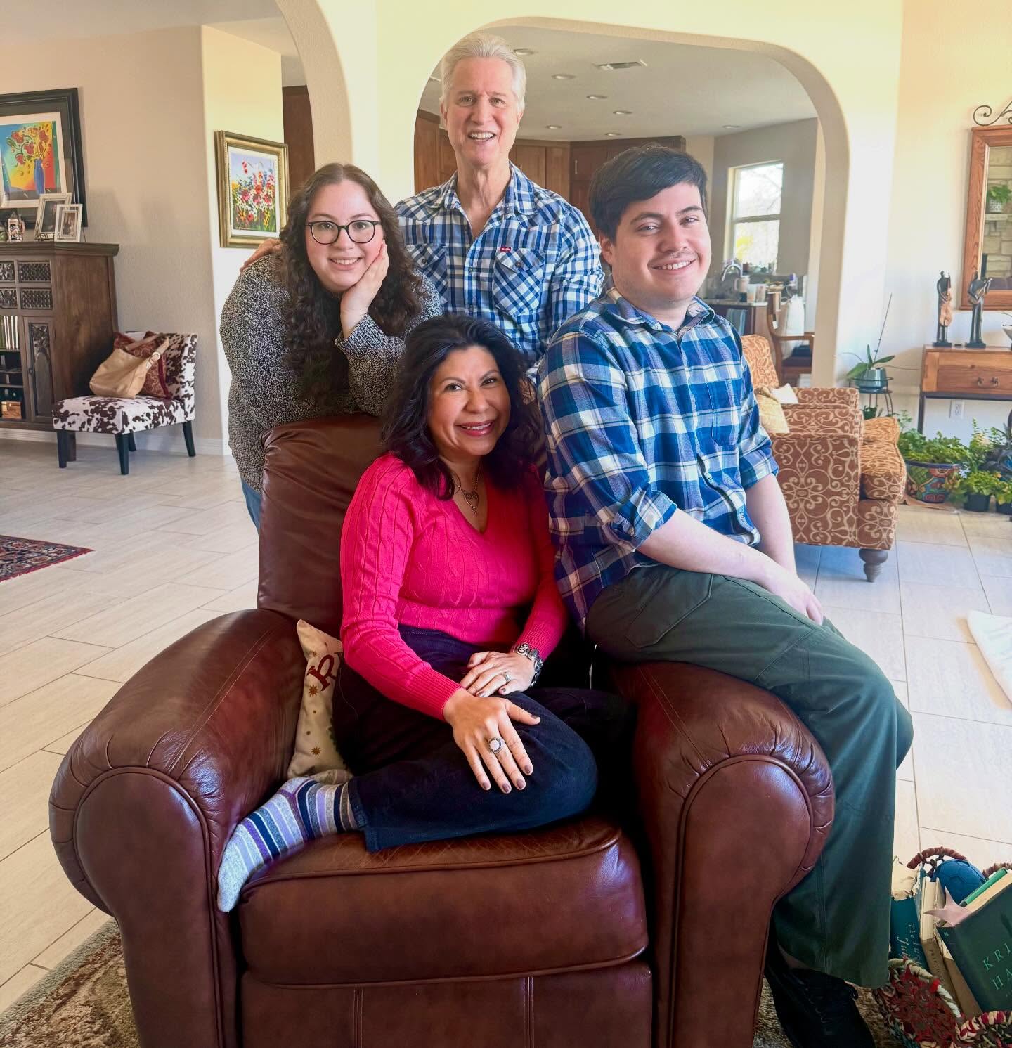 Titles come and go… But being a wife and a mom is the greatest blessing and purpose of my life❣️
#passionistachic #mylifestyle #myfamily #texaslife #livingmybestlife