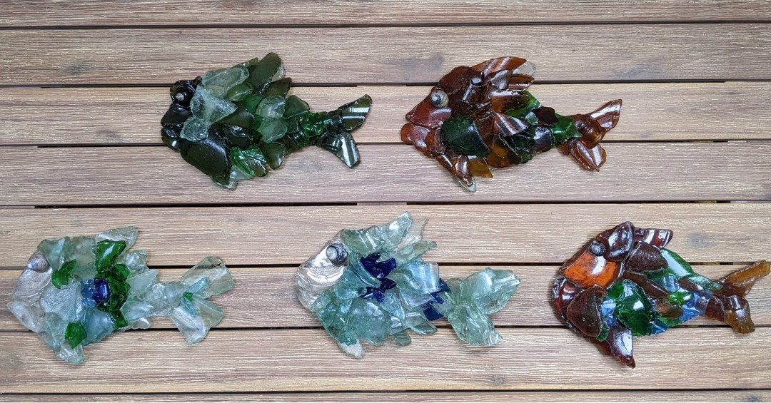 Here is a picture of the commissioned school of 5 fish as promised. Feel free to contact me if you would like a school custom-made for your wall.