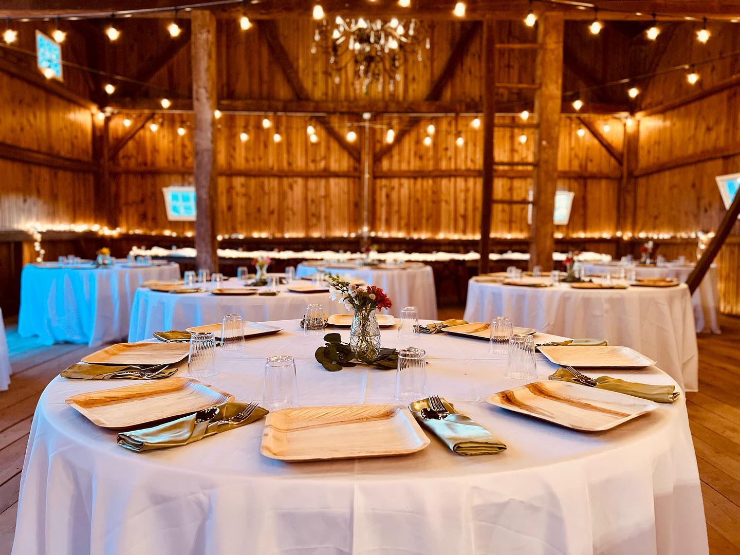 Reception decor 8/12/22 on fleek ✨